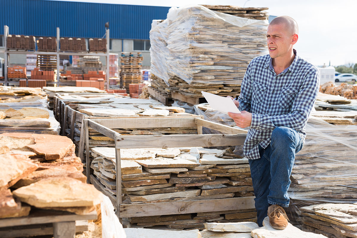 帮我想一下如何砍价买一辆二手电动车