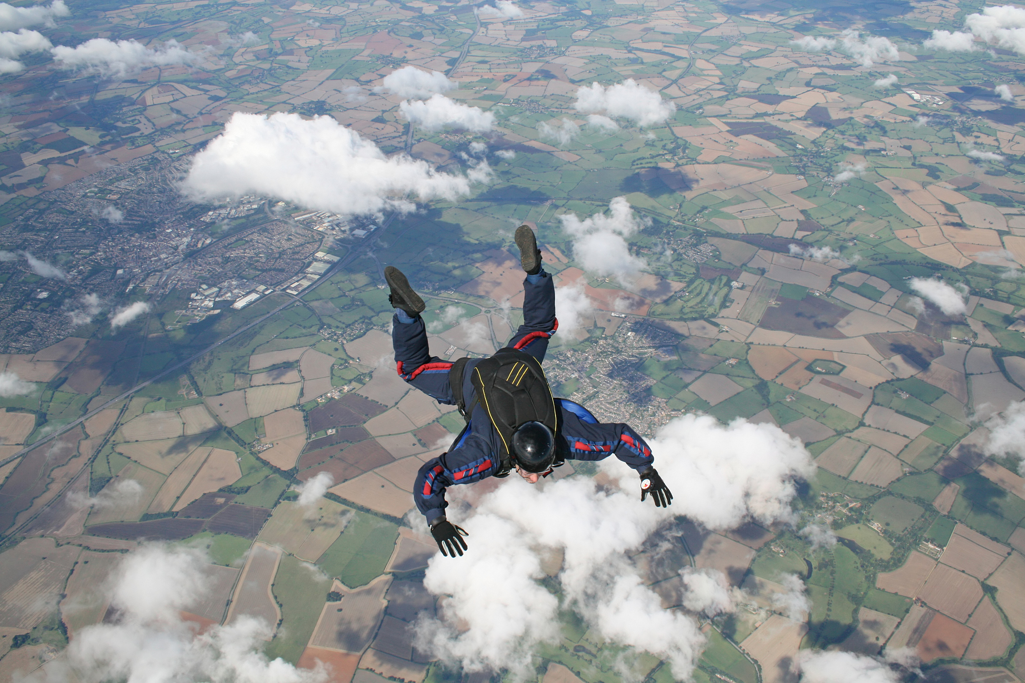 法国NOTAMs解析：特技飞行和跳伞活动为何频繁？