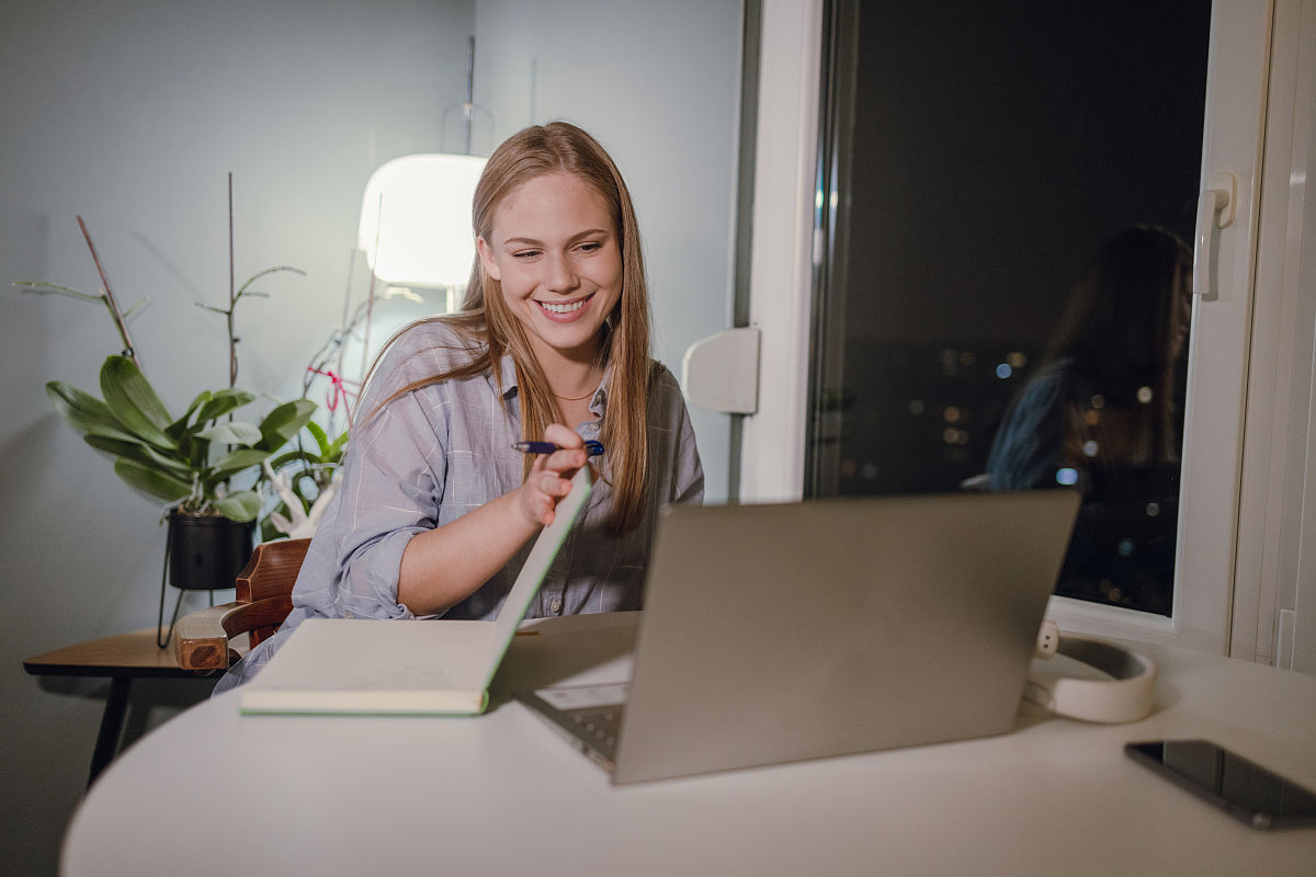 石家庄花都形象设计学校工学交替练技能 产教融合育工匠