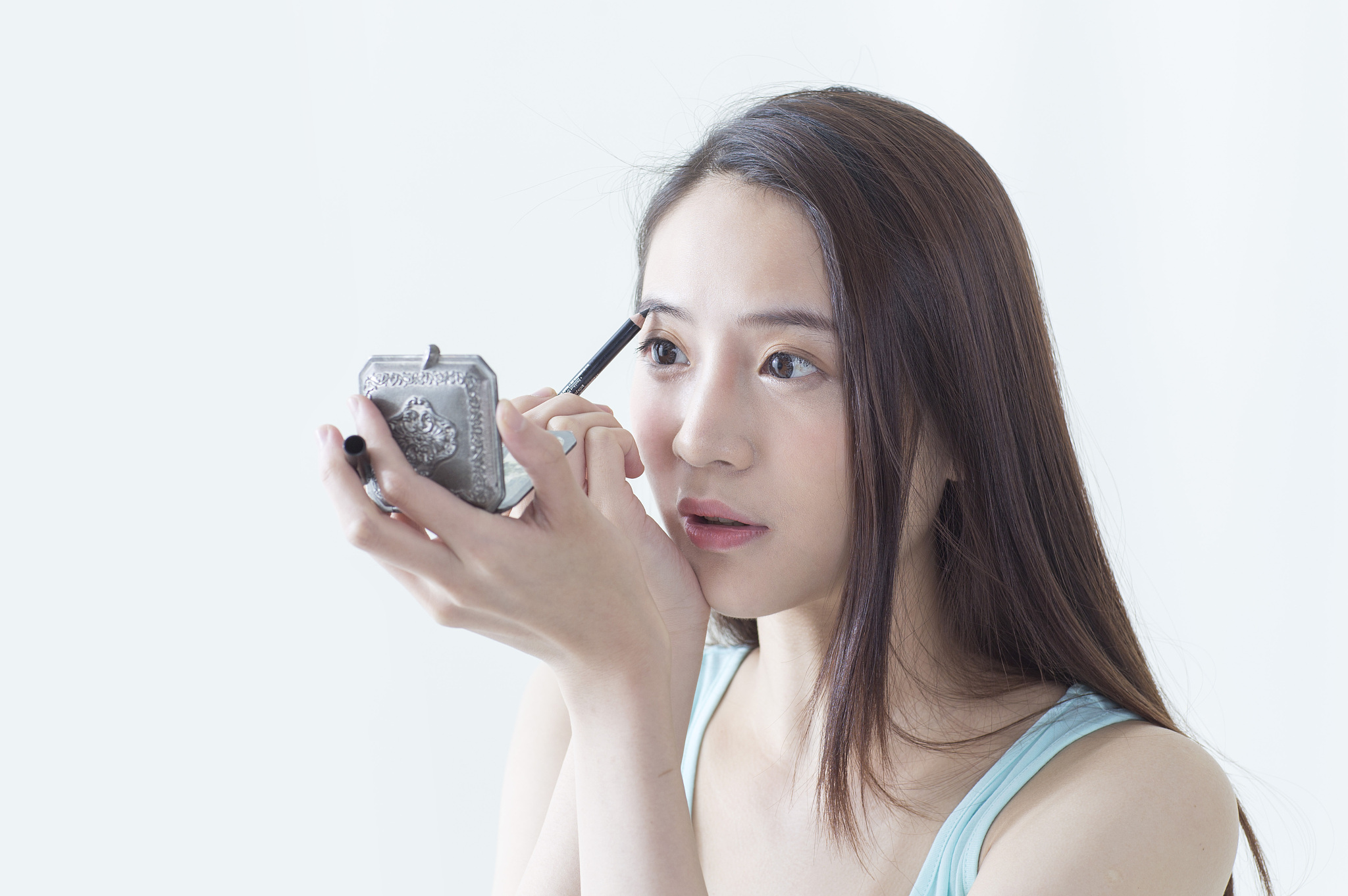 抖音上火了一款超级好用的小狐狸眉笔我一用就爱上了我想写篇测评来分享帮我写个小红书上的测评文案吧。要求：多用短句带有少量emoji