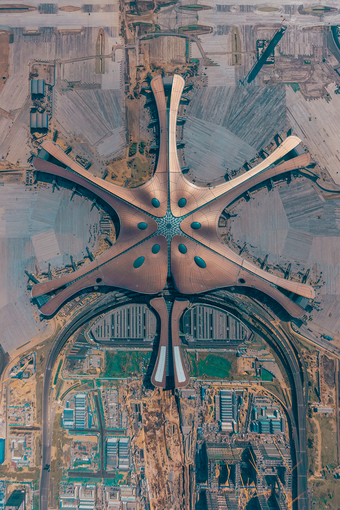 大兴机场候机楼到北京首都航空基地步行路线