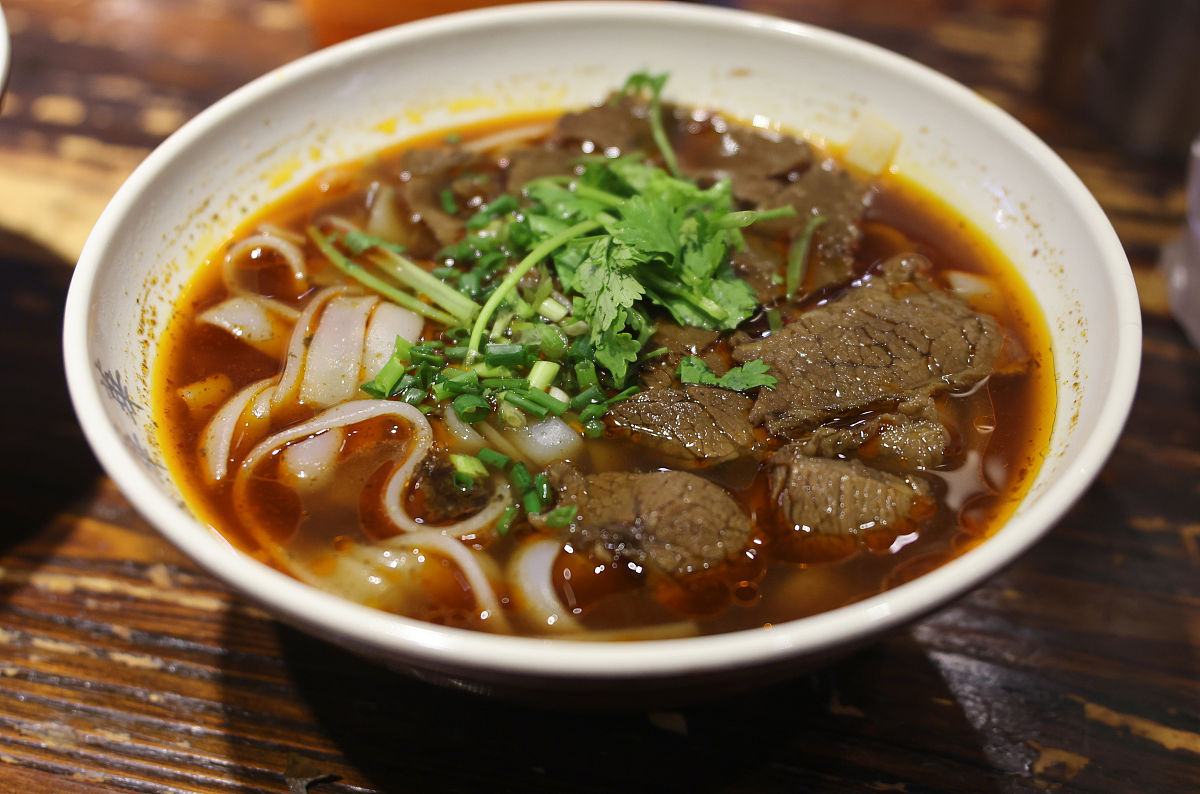 经典泡椒牛肉粉外卖：口感绝佳，值得推荐！