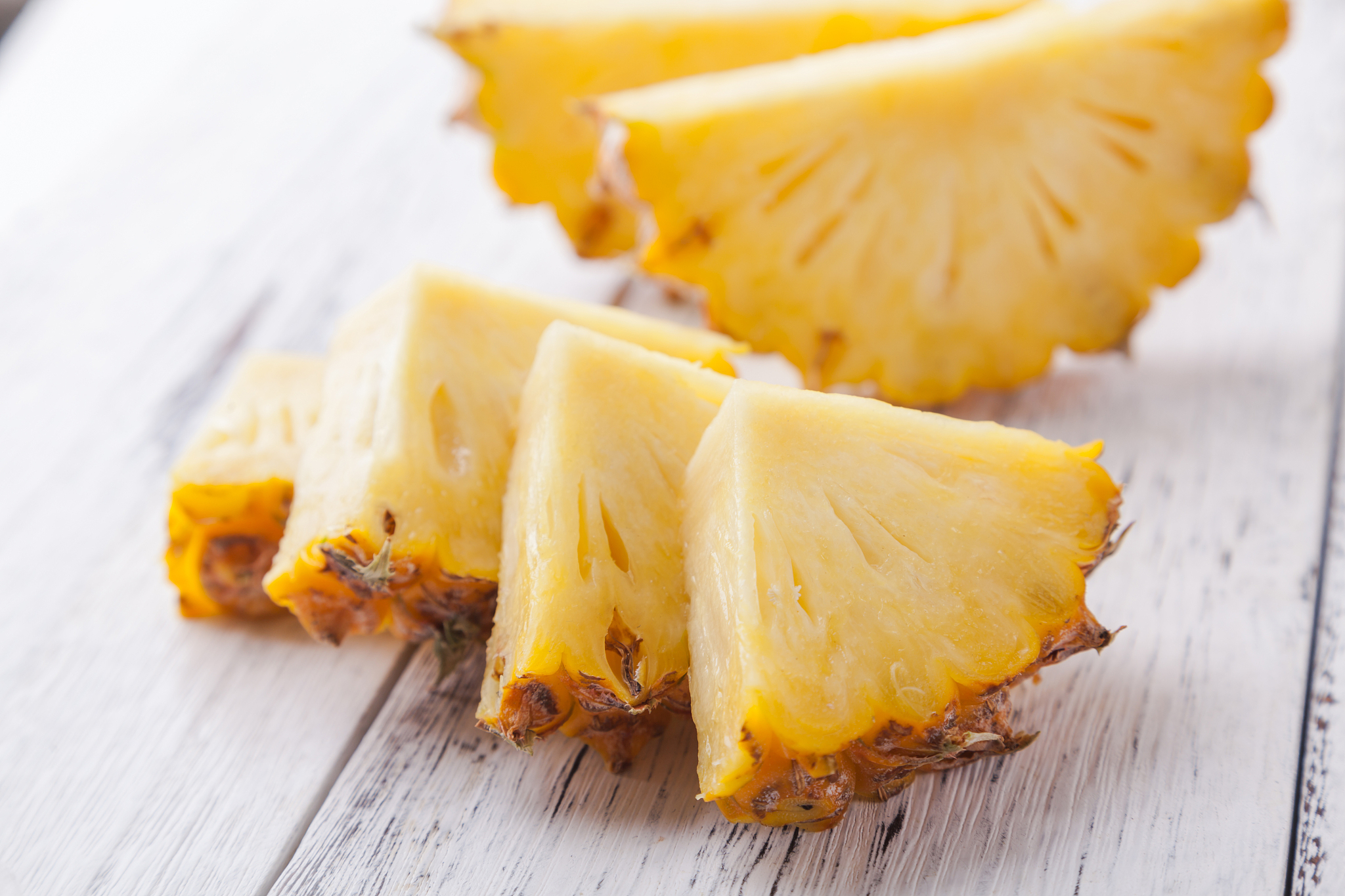 菠萝为什么要泡盐水