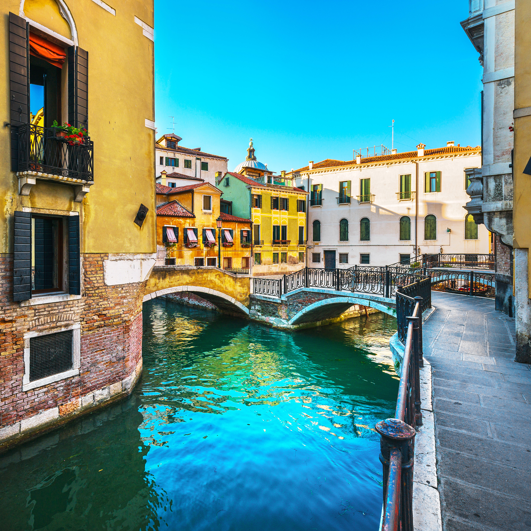 写一篇世界上最浪漫的旅游目的地