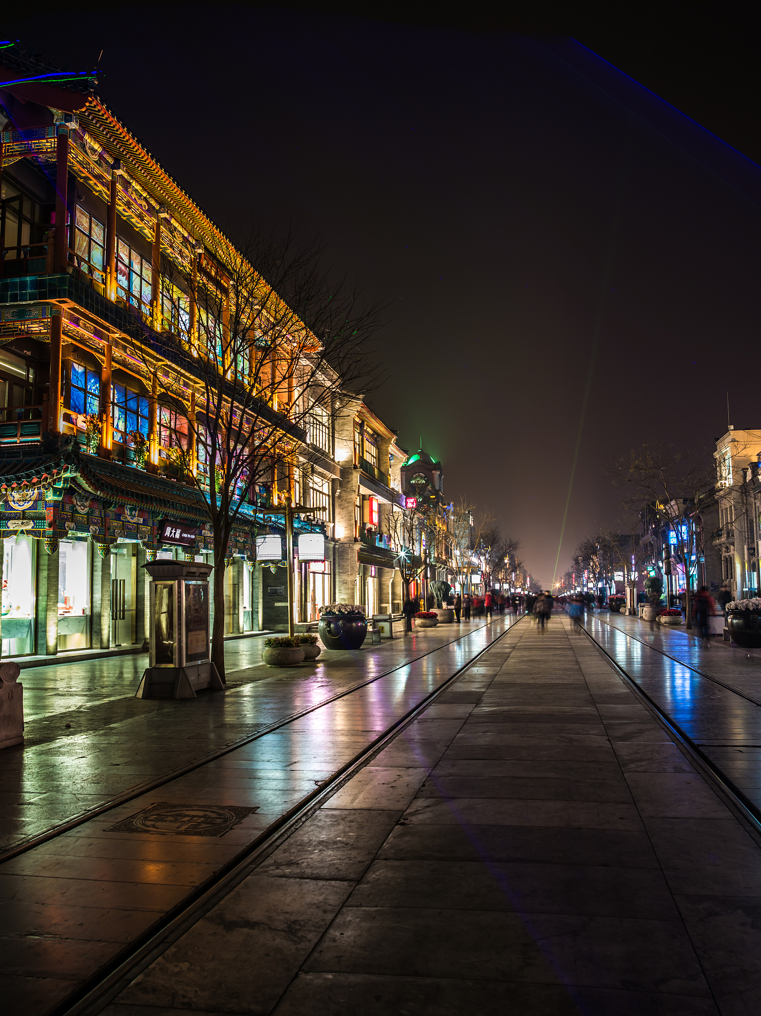 夜街夜景，夜逐灯，且望且停且随风：排比句赏析