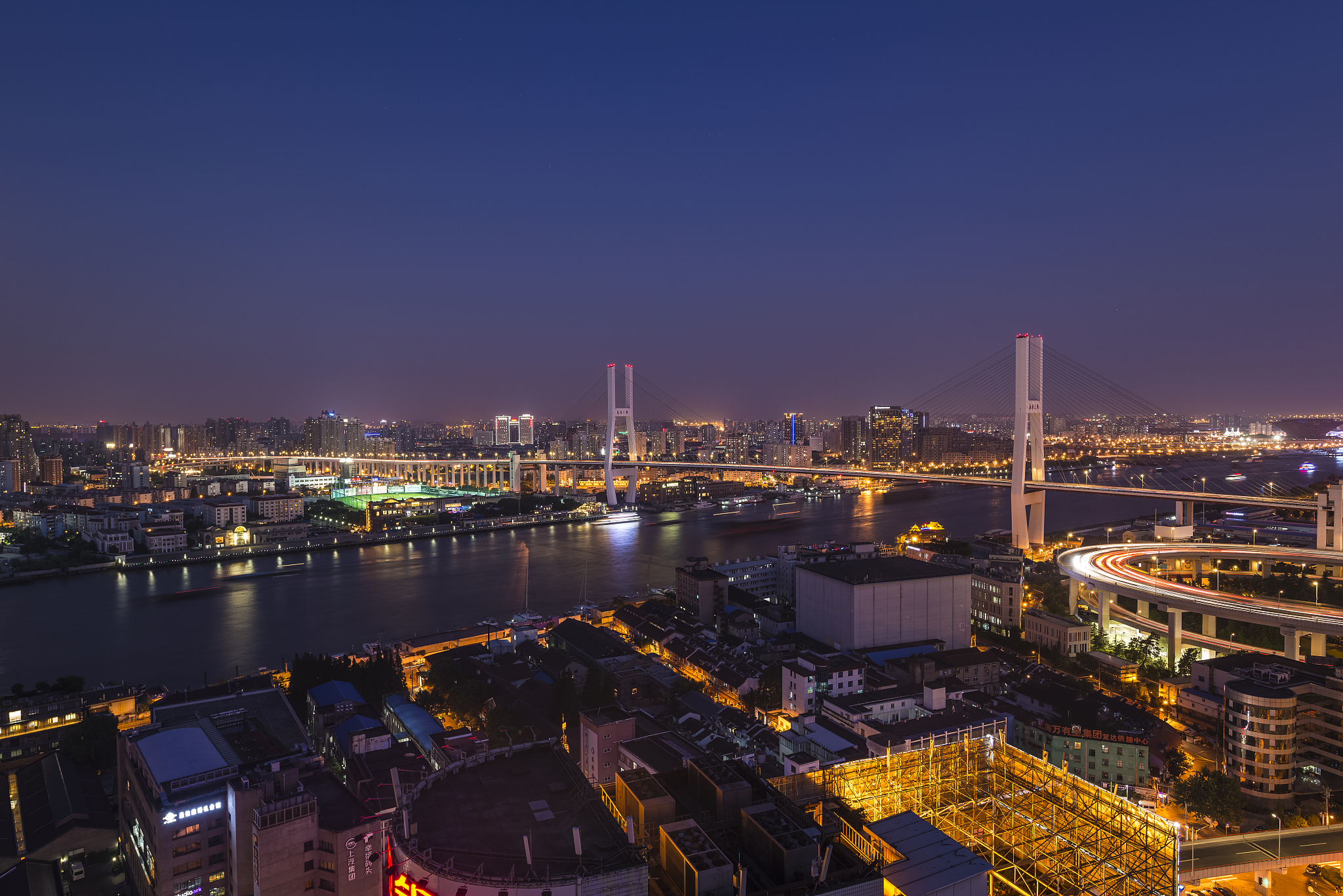shanghai nanpu bridge at night