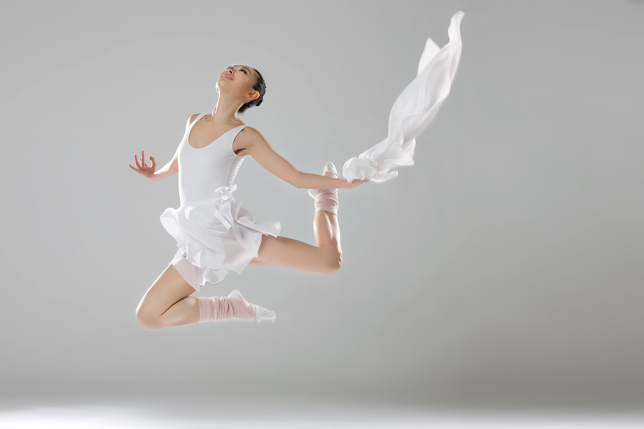 帮我写3条优雅舞蹈文案