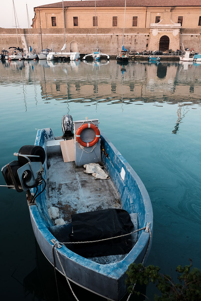 请修正润色In addition the Technical Policy for Ship Water Pollution Prevention and Control mentioned that the sewage including black water and grey water It also requires the gradual implementation of grey