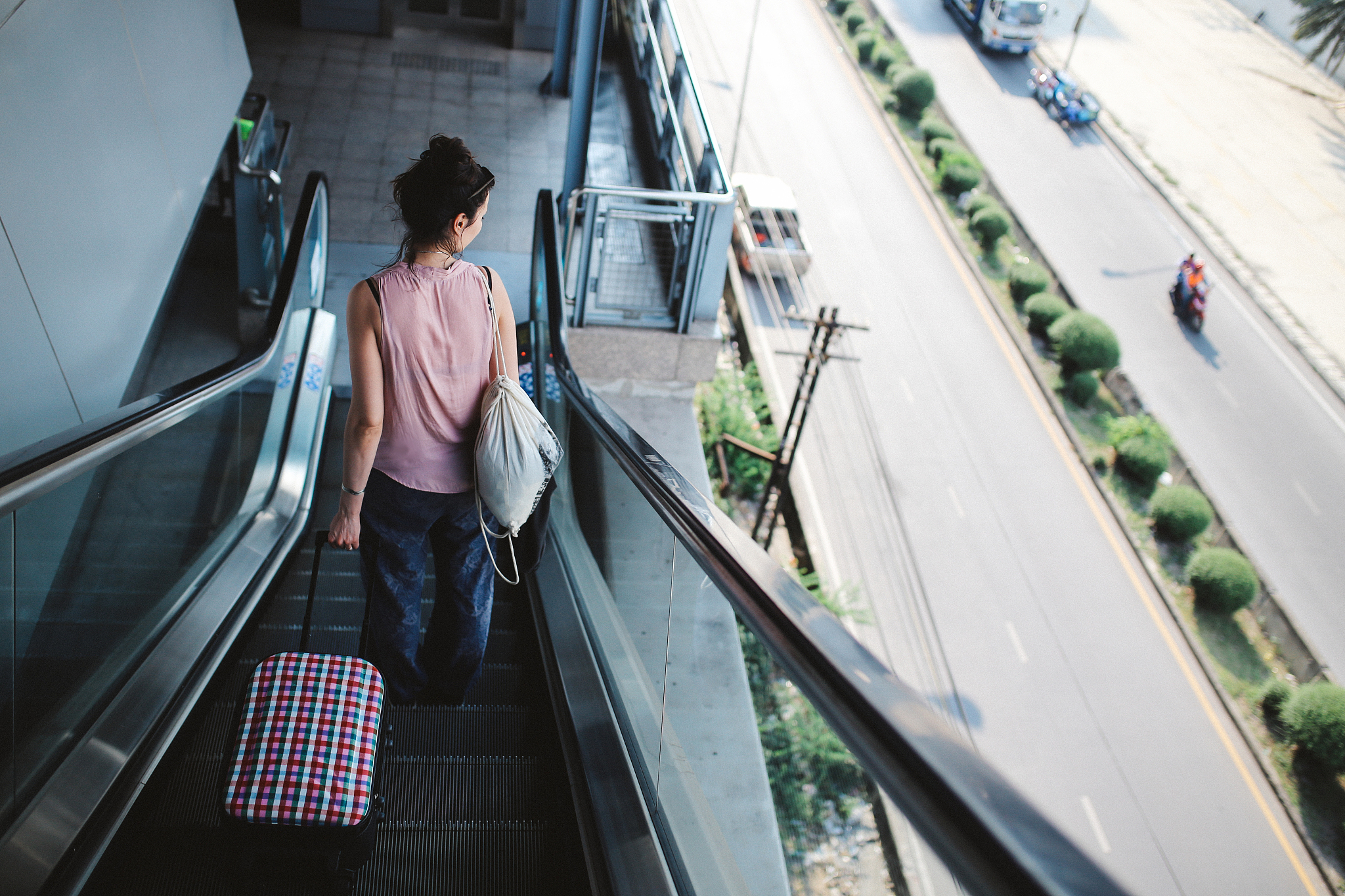 5层楼安装一部电梯多少钱