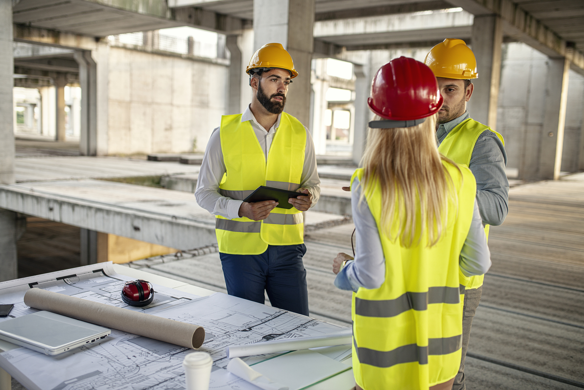group of engineering team had meeting at working site