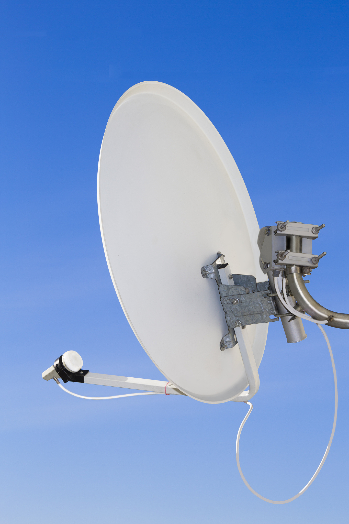 the receiving antenna of digital satellite television for subscr