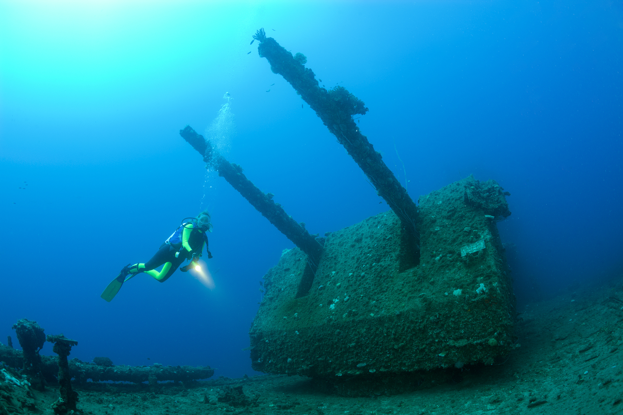 diver at uss saratoga, marshall islands, bikini atoll, micronesi