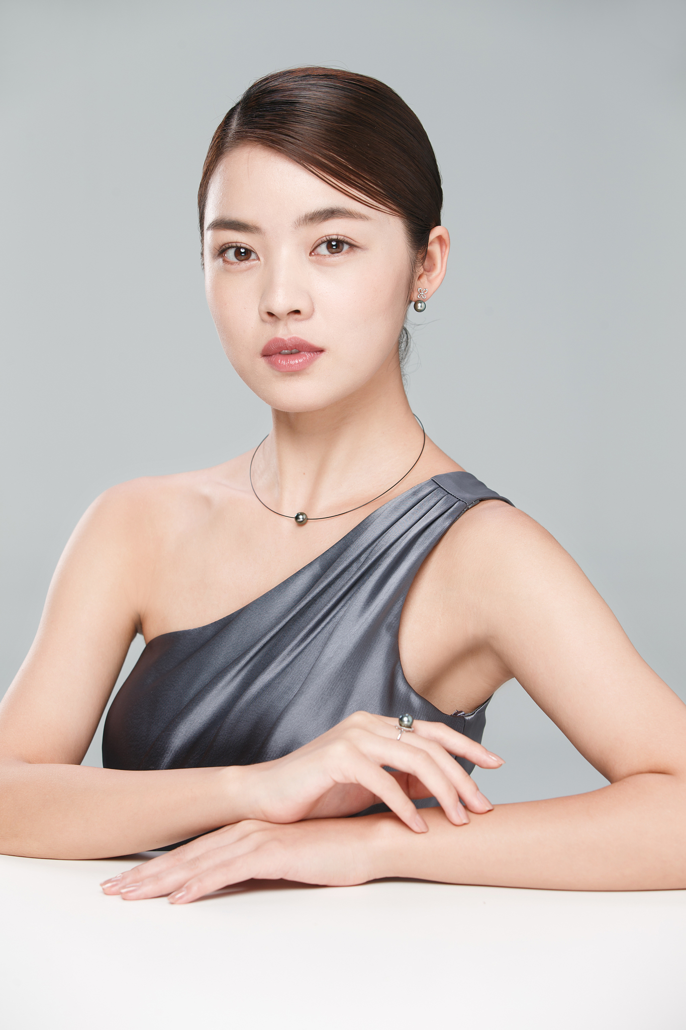 优雅女士肖像