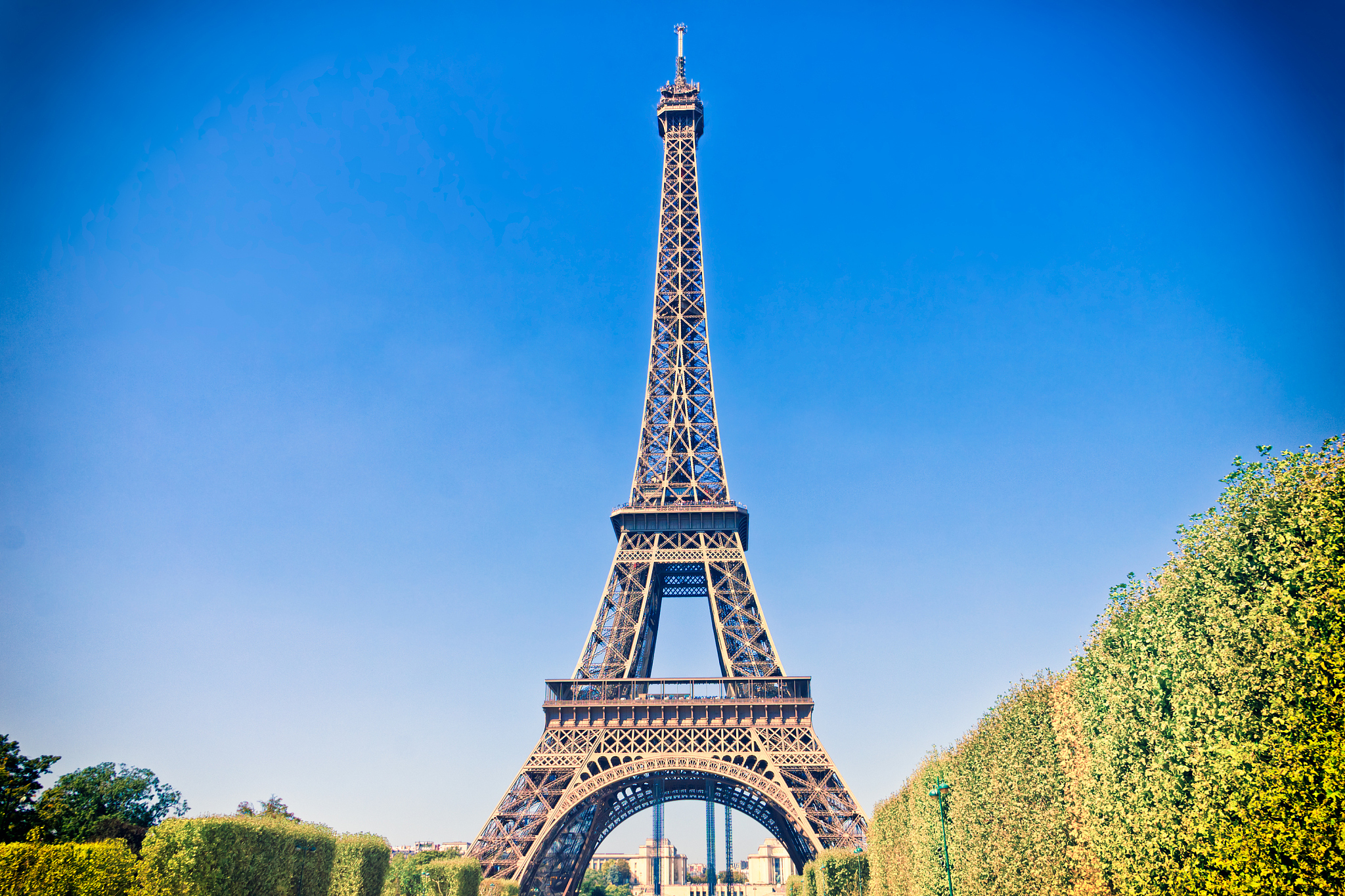 Eiffel Tower: A Must-See Parisian Landmark