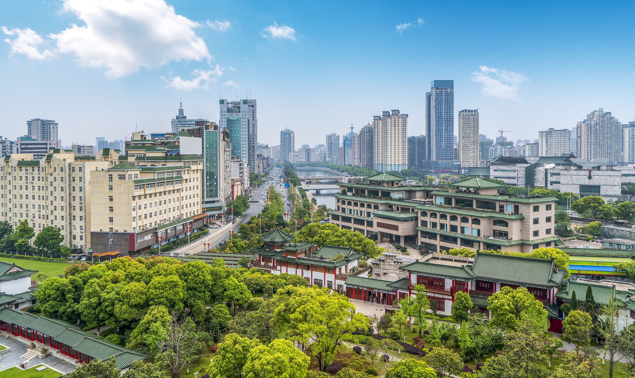 南昌3+2大专学校推荐：如何选择适合你的学校？
