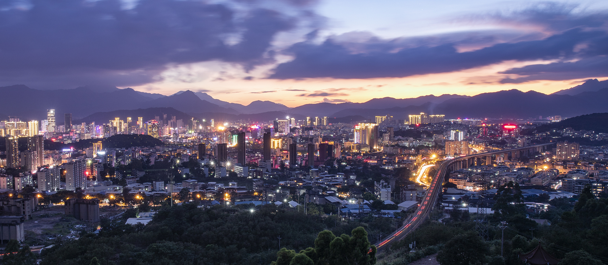 龙岩之夜