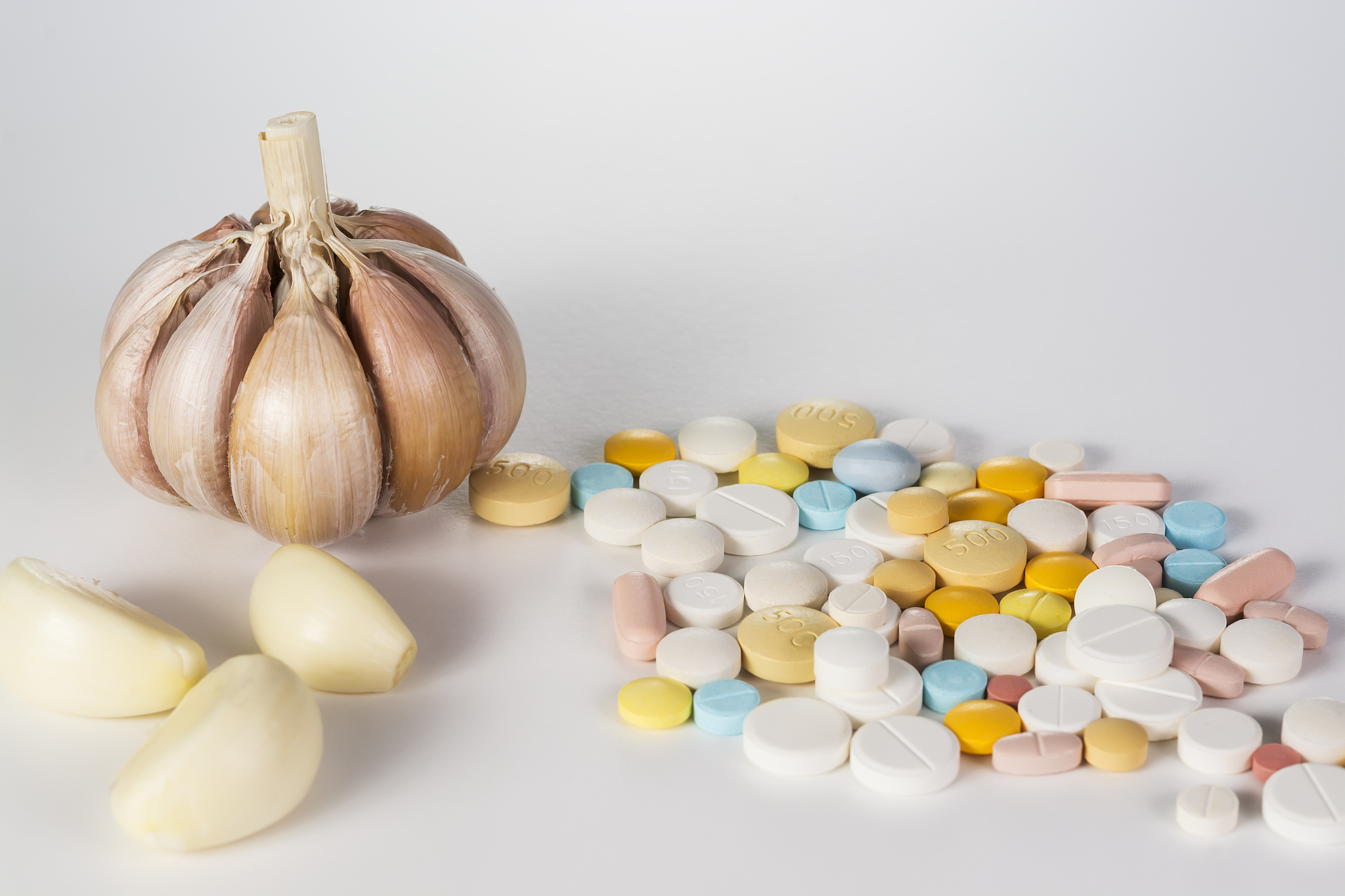 氯沙坦每日推荐剂量 (DDD) 为 100 毫克