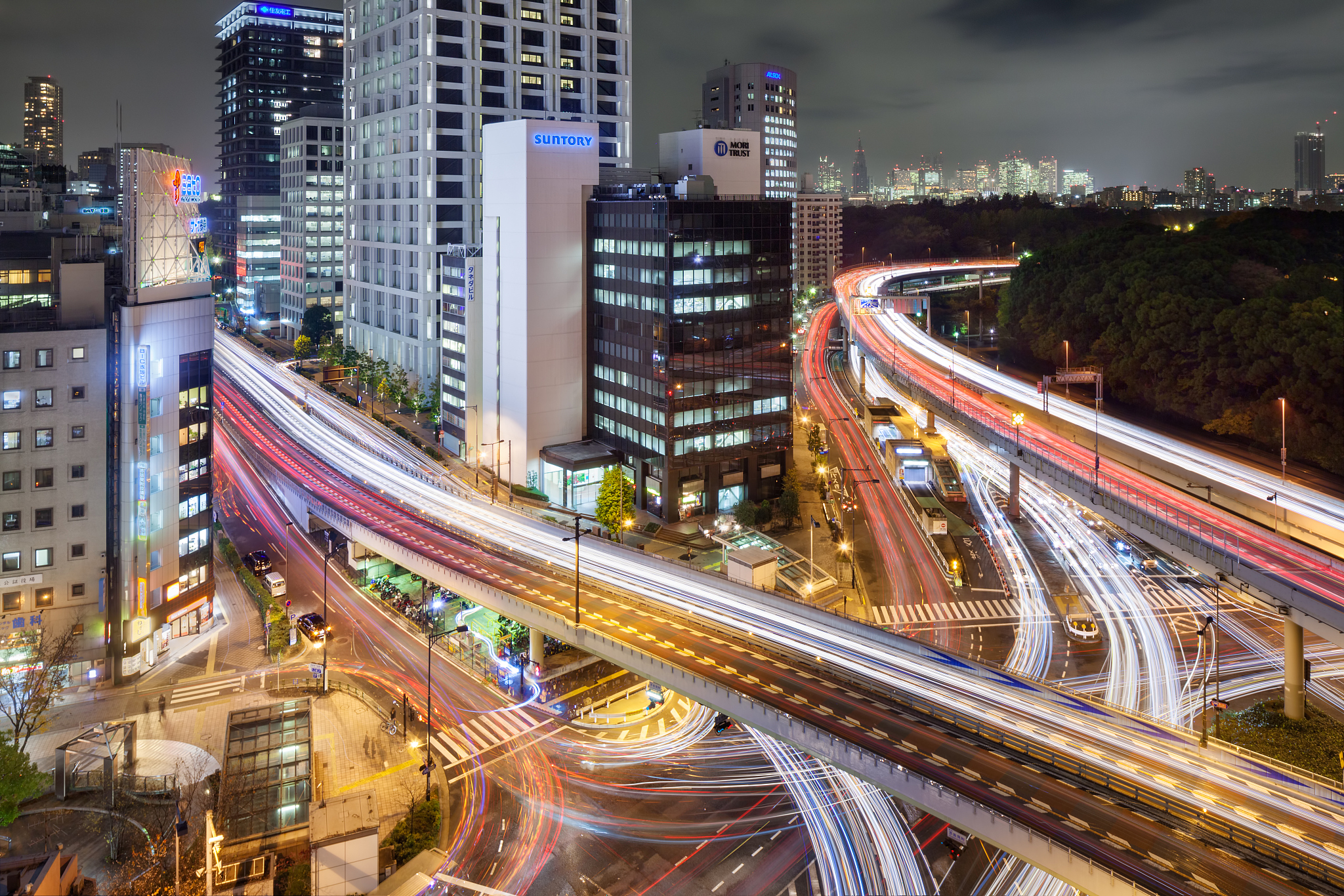 翻译Ethnographers should strive to obtain an insider or emic not an outsider or etic perspective Pike 1967 p 8 and they must distance themselves from their prior expectations in order to be able to appr