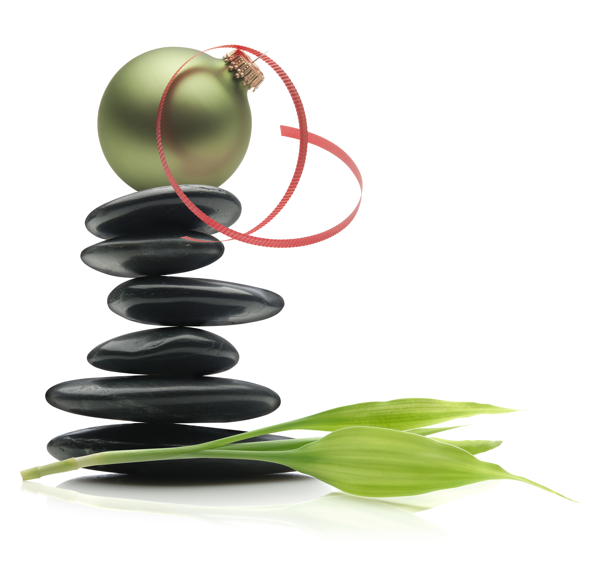 牛顿摆的小球可以用什么材料代替