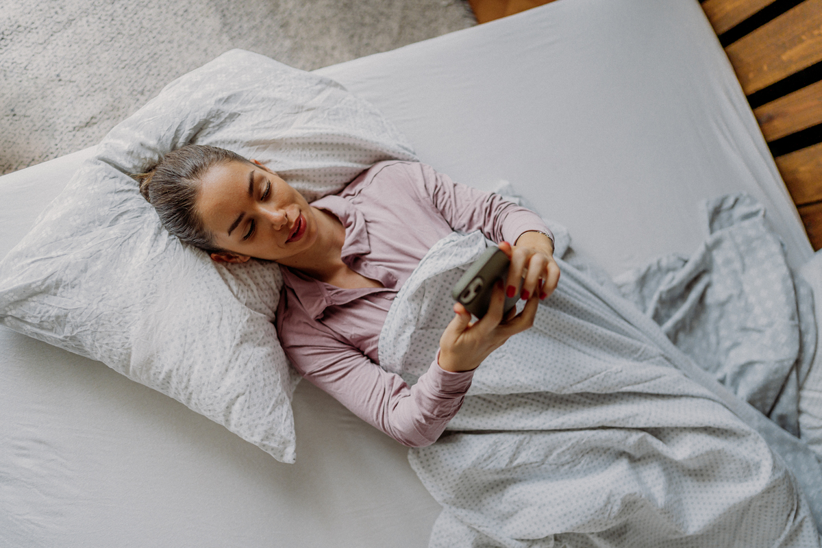 如何摆脱晨间困倦？8个有效方法助你活力满满！