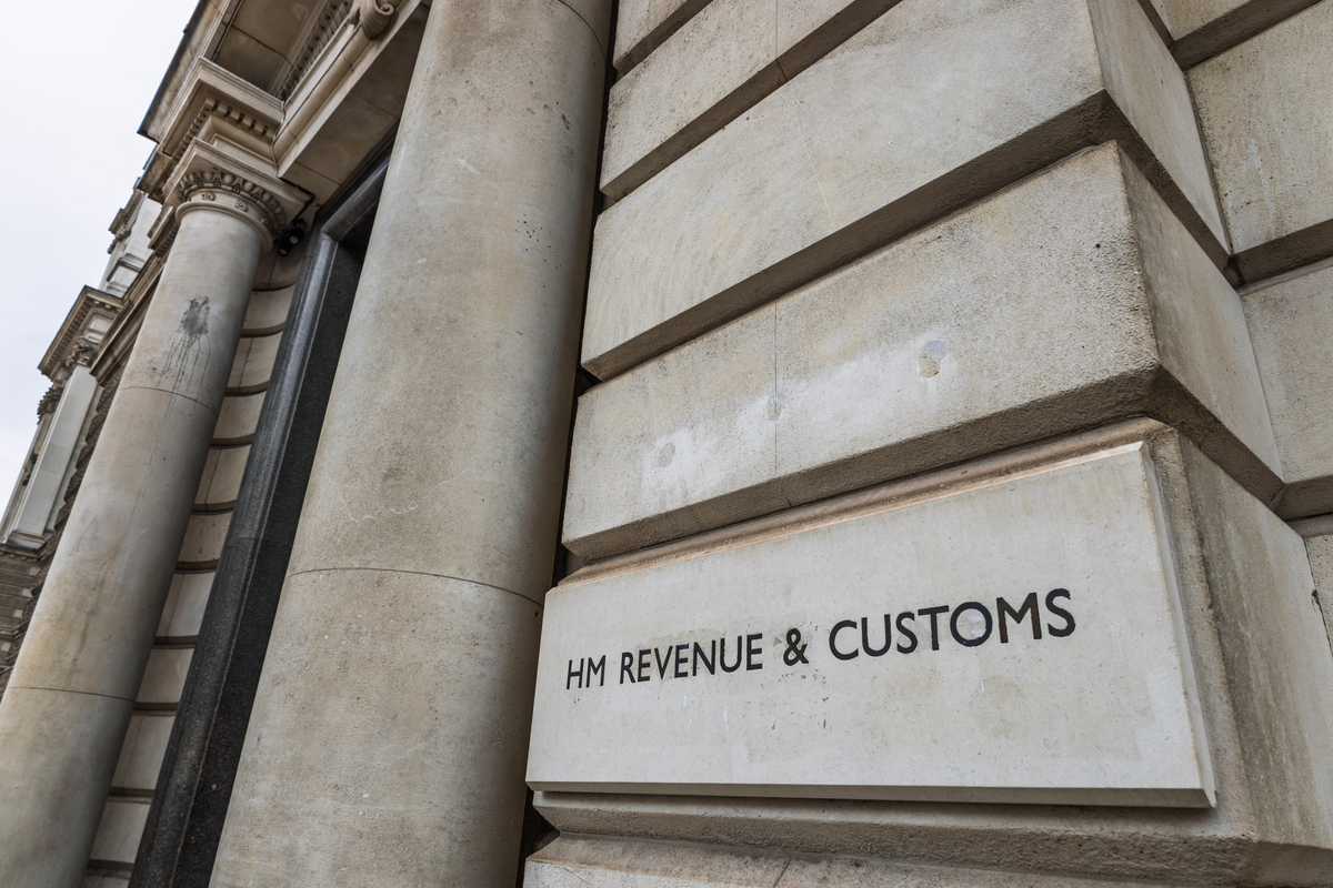 How International Law Applies in Dualist Systems: A Guide to Domestic Courts