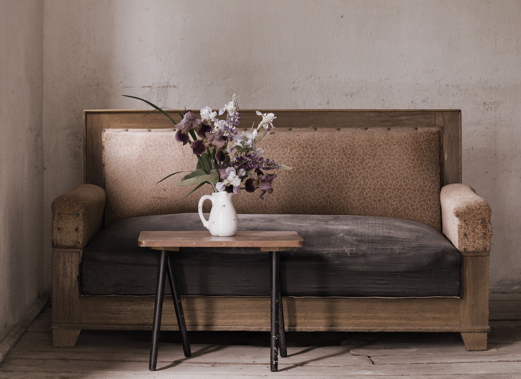 old interior with flowers