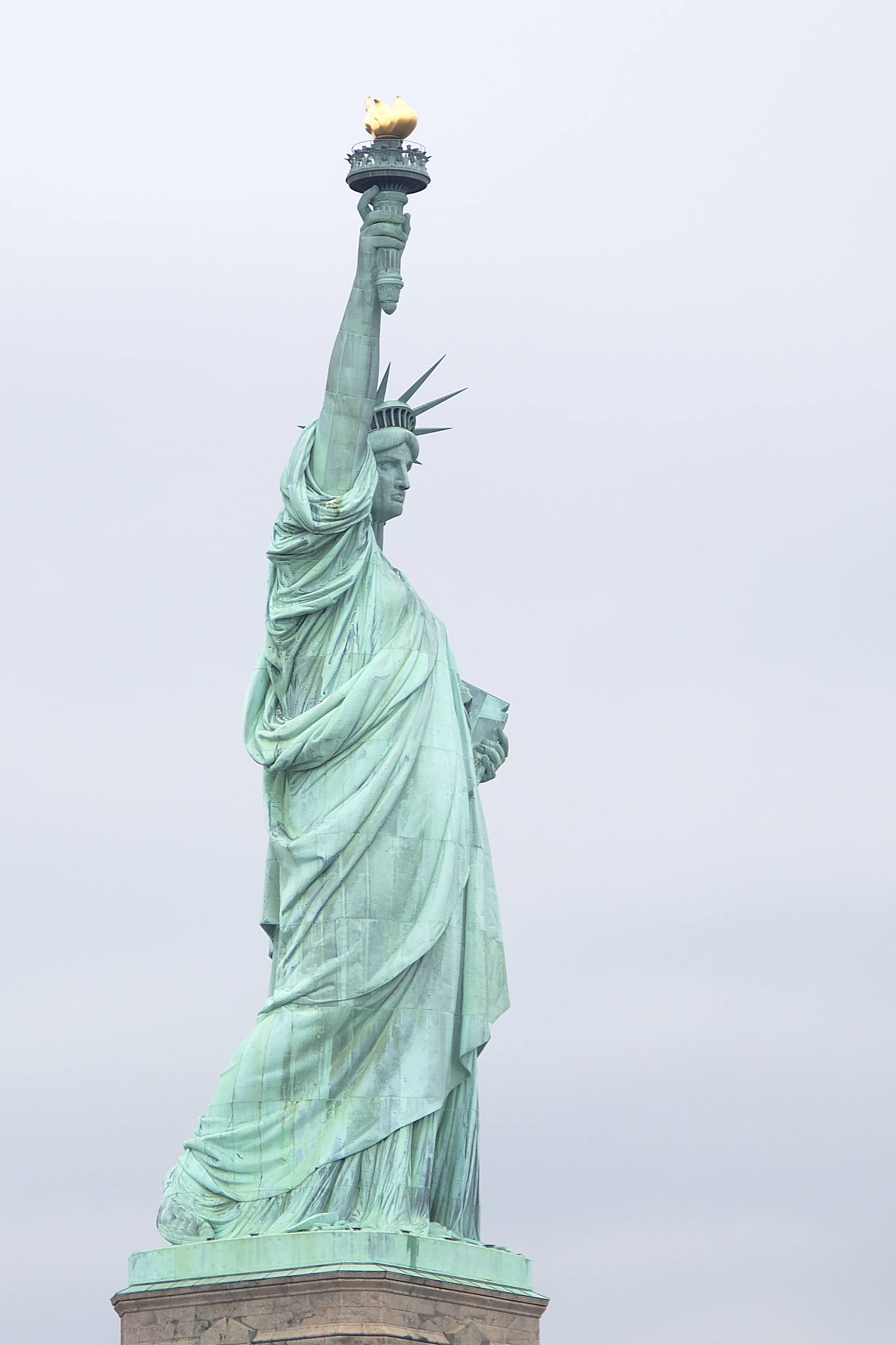 世界巨型雕塑尺寸对比：自由女神像、春秋战国大佛等