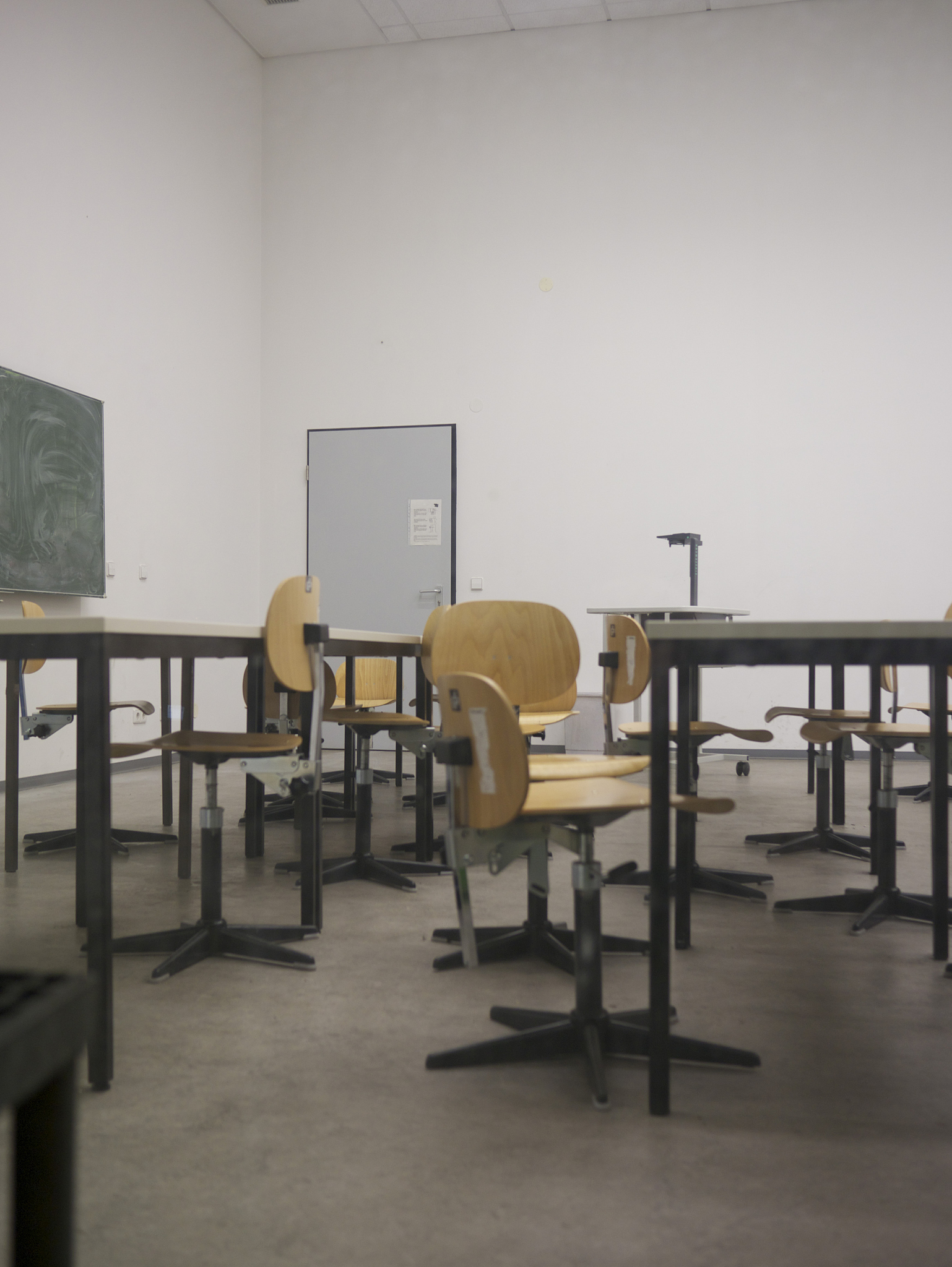 成都职业学校家具设计与制作专业就业前景怎么样？