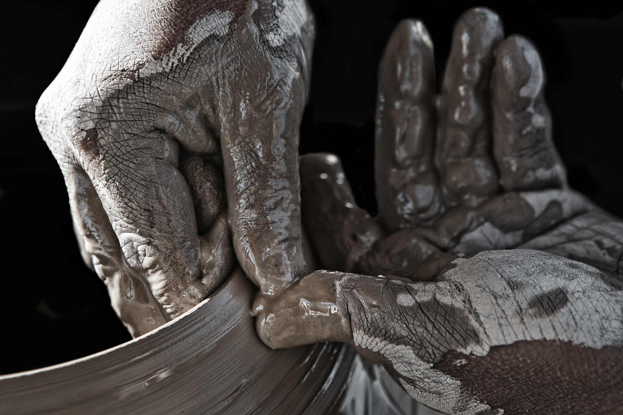 泥手：多种职业的名称及含义解析