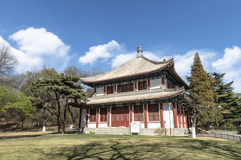 贵州初中毕业学计算机专业去哪个学校？