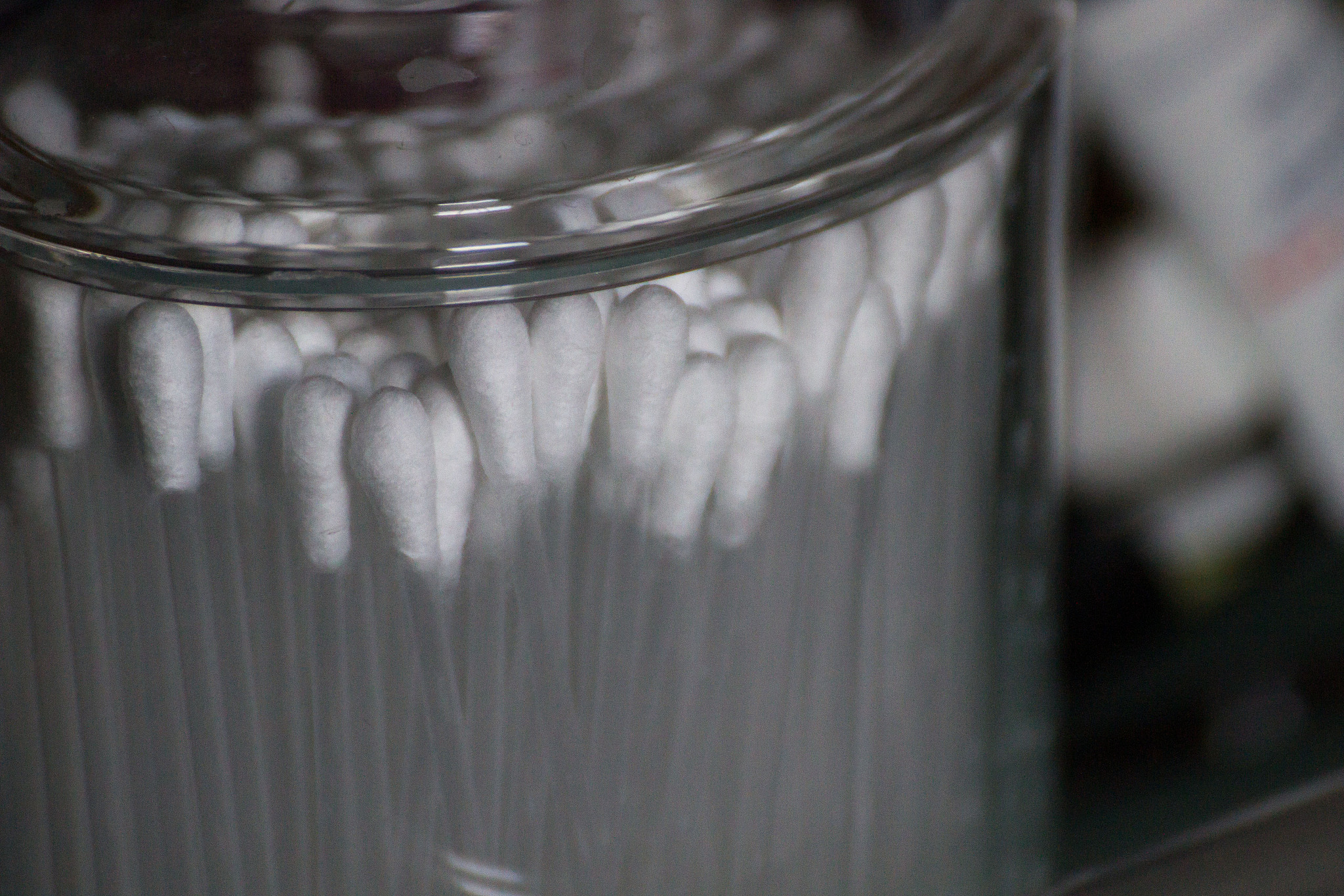 牛奶放微波炉加热可以吗，