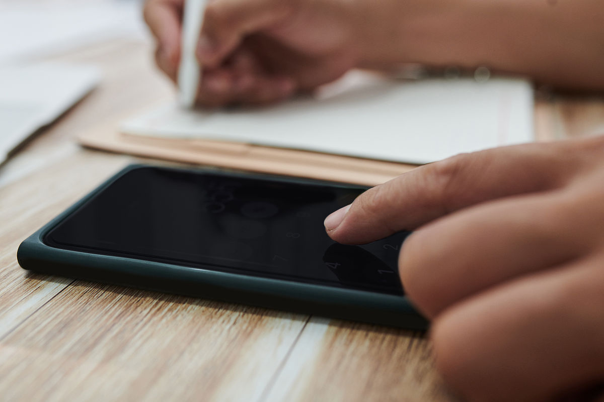 资料：由华商公司投资成立的中华搬运公司20年期初及期末资产负债表上列示的资产总额及负债总额如下单位： 元：期初余额资产：258000 负债：190000期末余额：资产：348000负债：2150001 华商公司在年度中既未收回投资也未增加投资；2 华商公司在年度中虽未收回投资但曾增加投资20000元；3 华商公司在年度中曾经收回投资15000元但未曾增加投资；4 华商公司在年度中曾经收回投资320