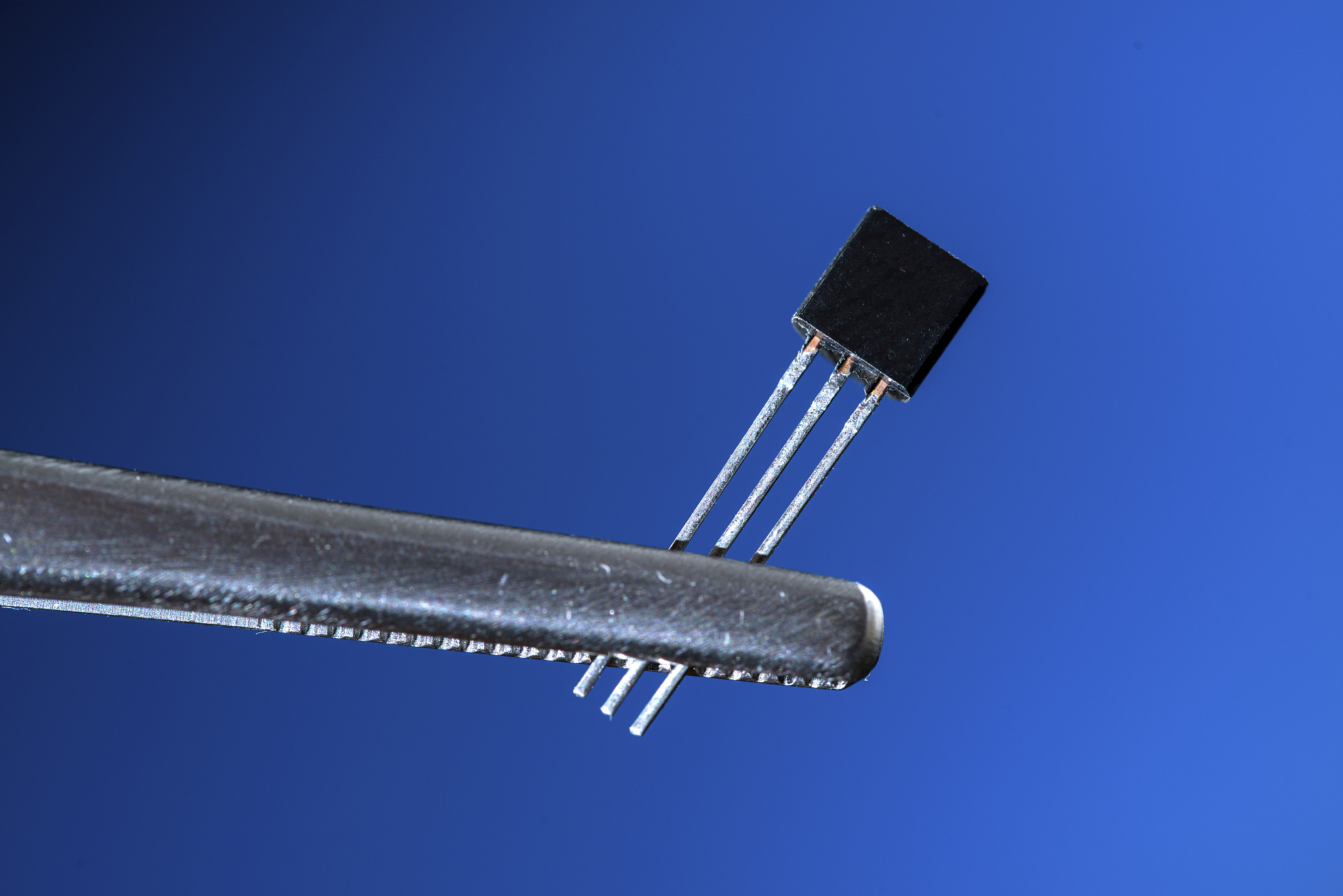 光伏二极管失效原因及预防措施 - 延长组件寿命