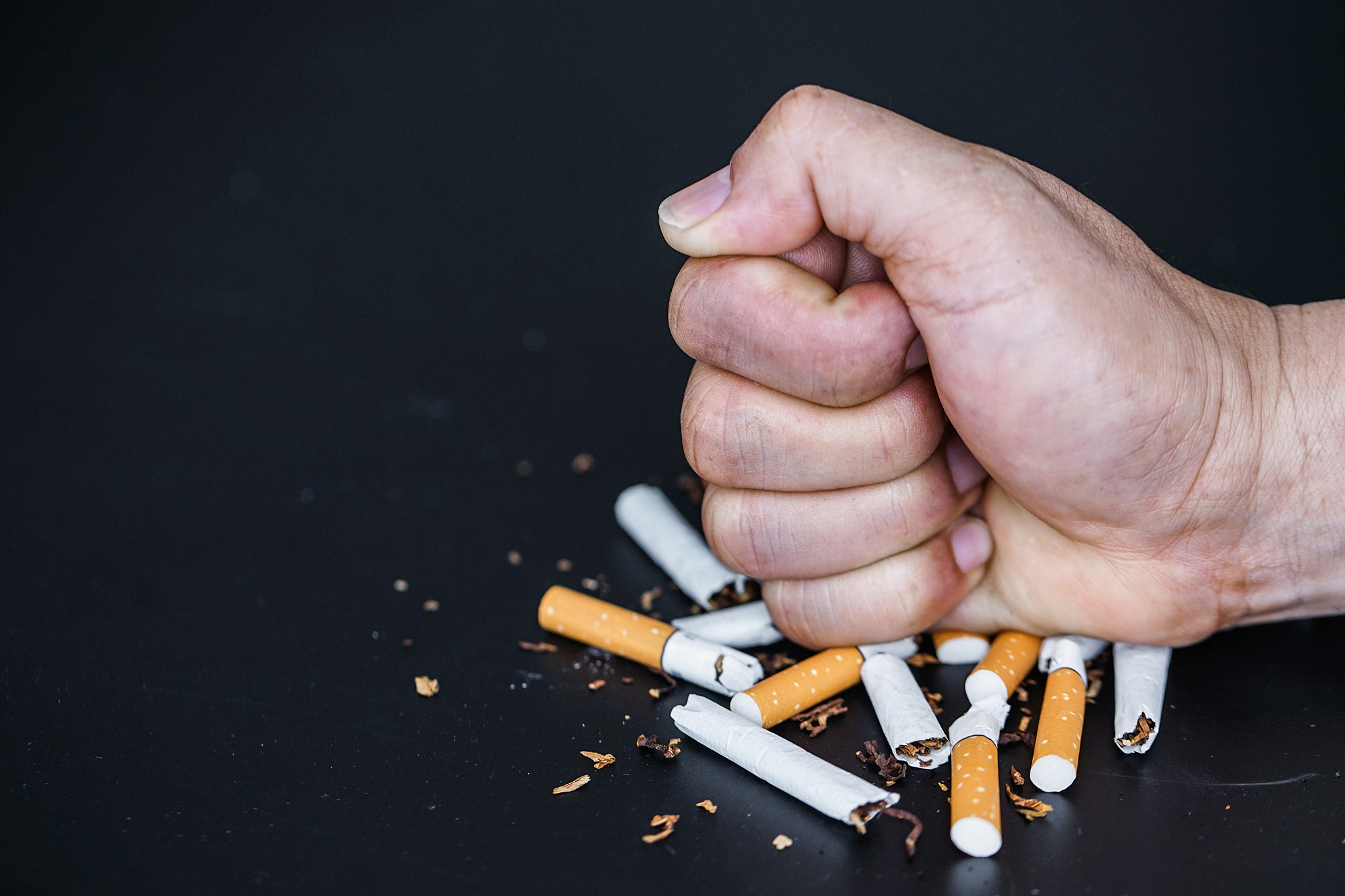 电子烟 vs 普通香烟：哪个更危险？