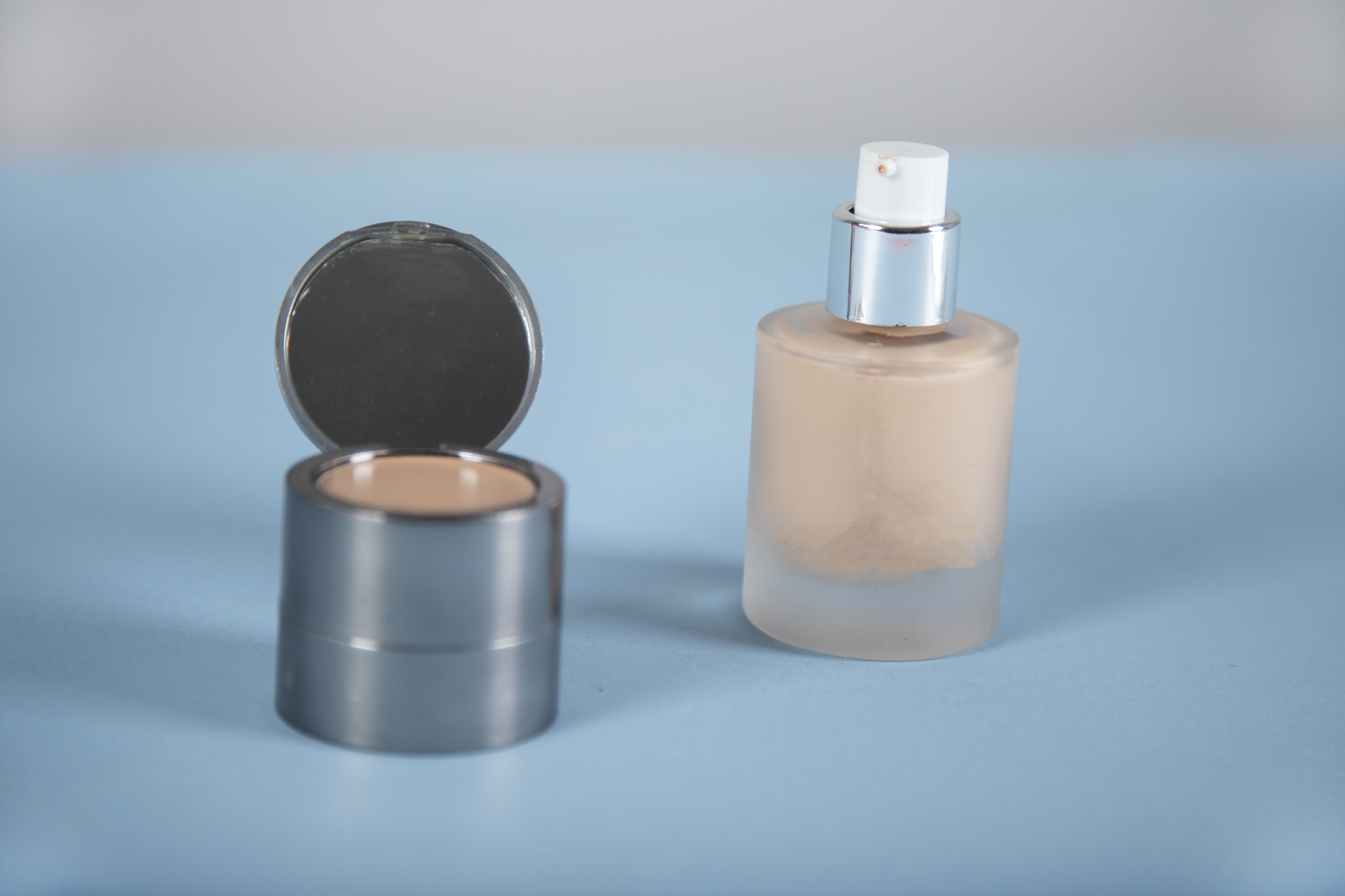 素颜霜和粉底液的区别：哪个更适合你？