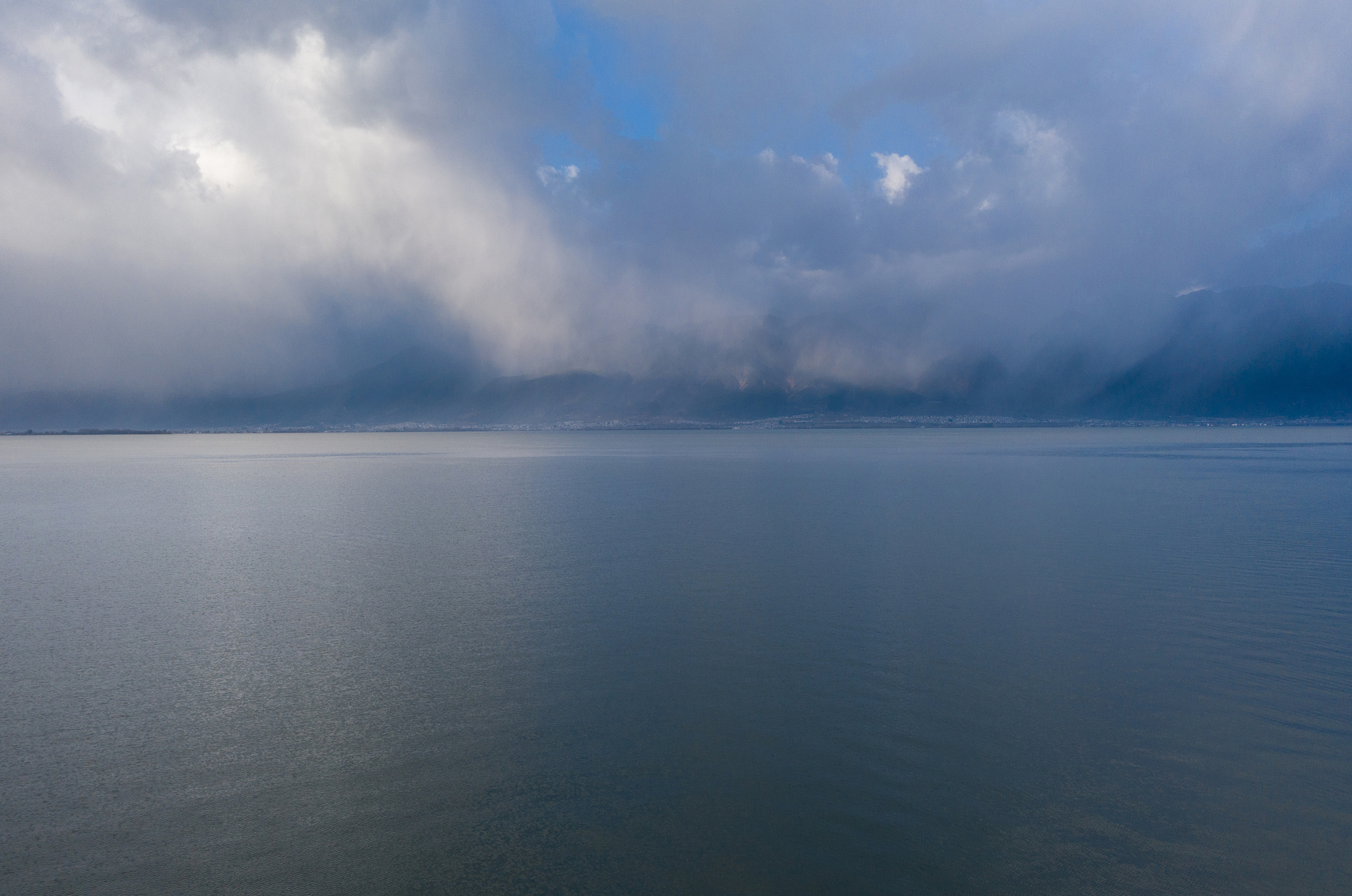 洱海,云景,雪山,云,水面,<strong>汽车</strong>广告背景图,自然美,中国,湖,丁达尔效应