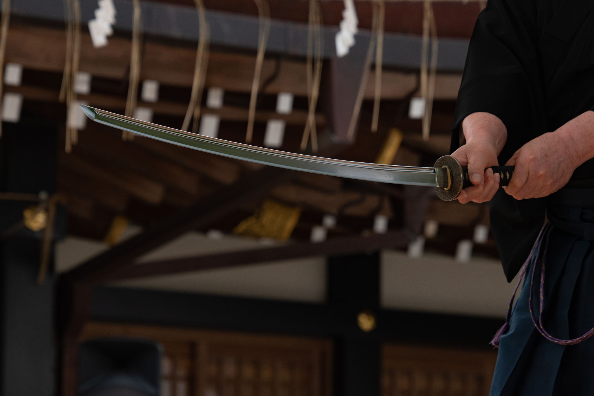 请问日本历史中源氏用压切长谷部这把刀干过什么？