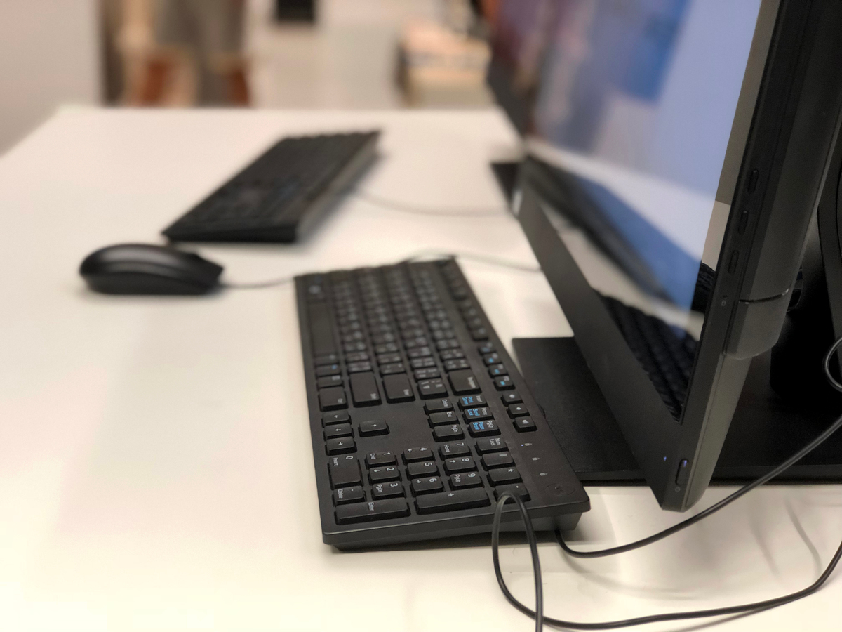 数码电脑：办公、学习、游戏，尽享科技之美 - [品牌名称]