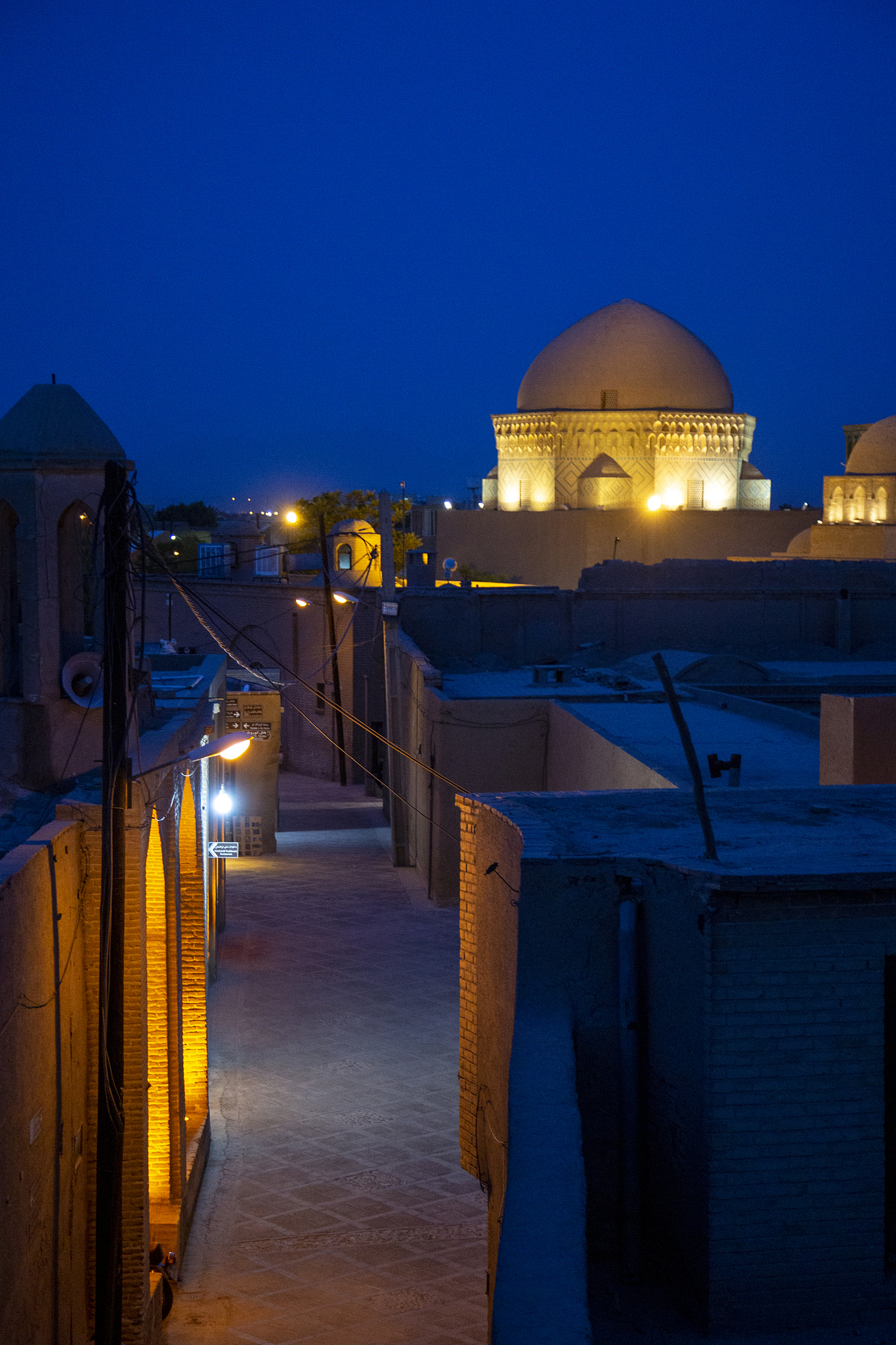 yazd night street view
