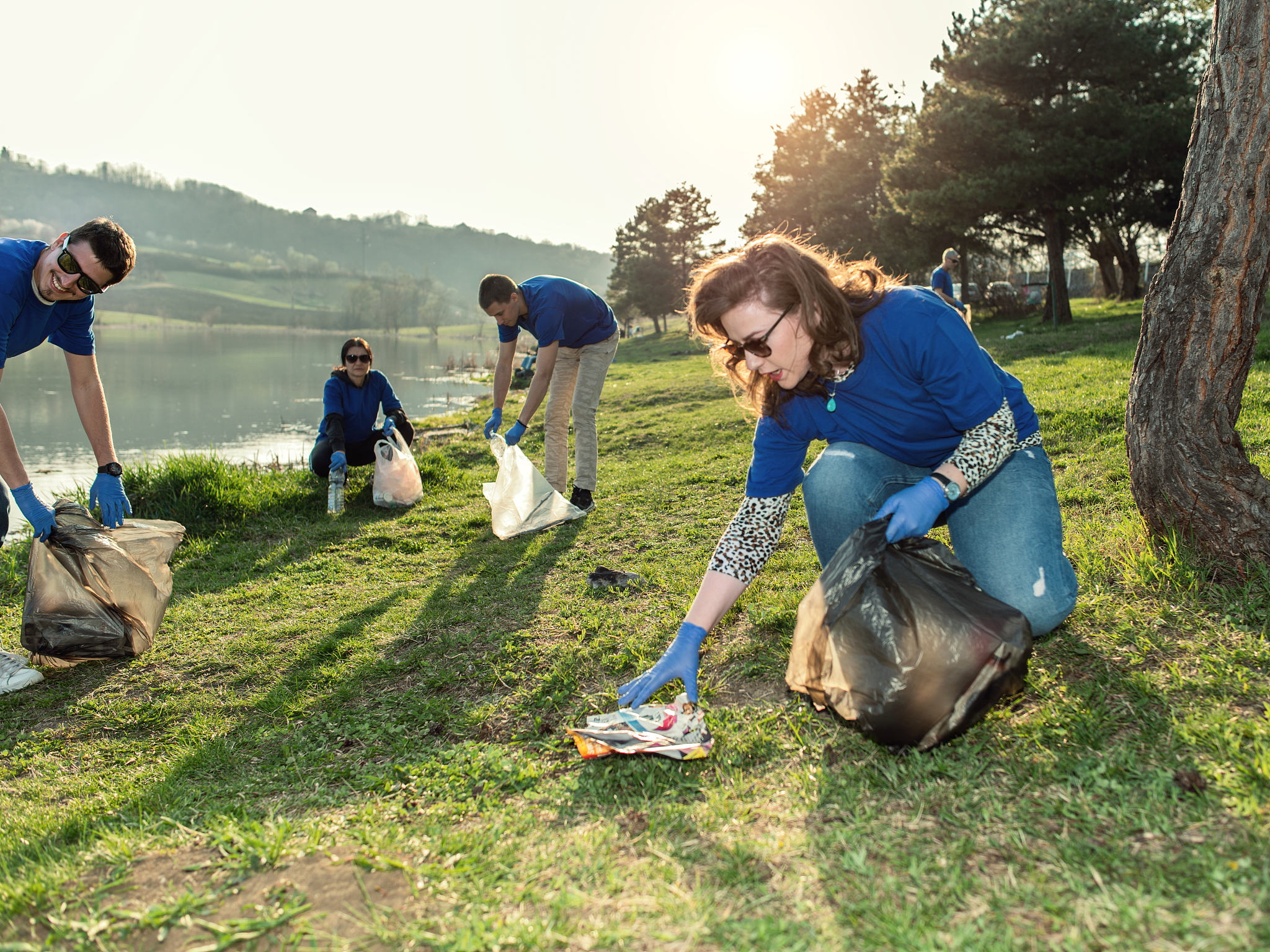结合四月传统文化月培养家国观围绕天下兴亡匹夫有责的主题题目自拟写一篇1000字的文章