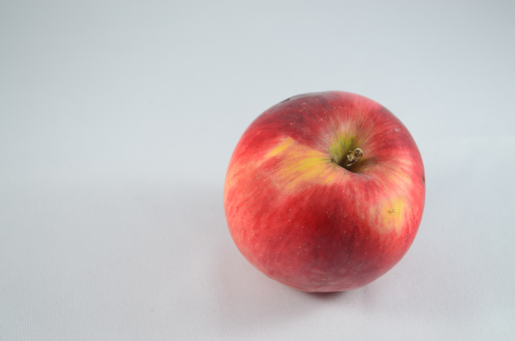 red apple