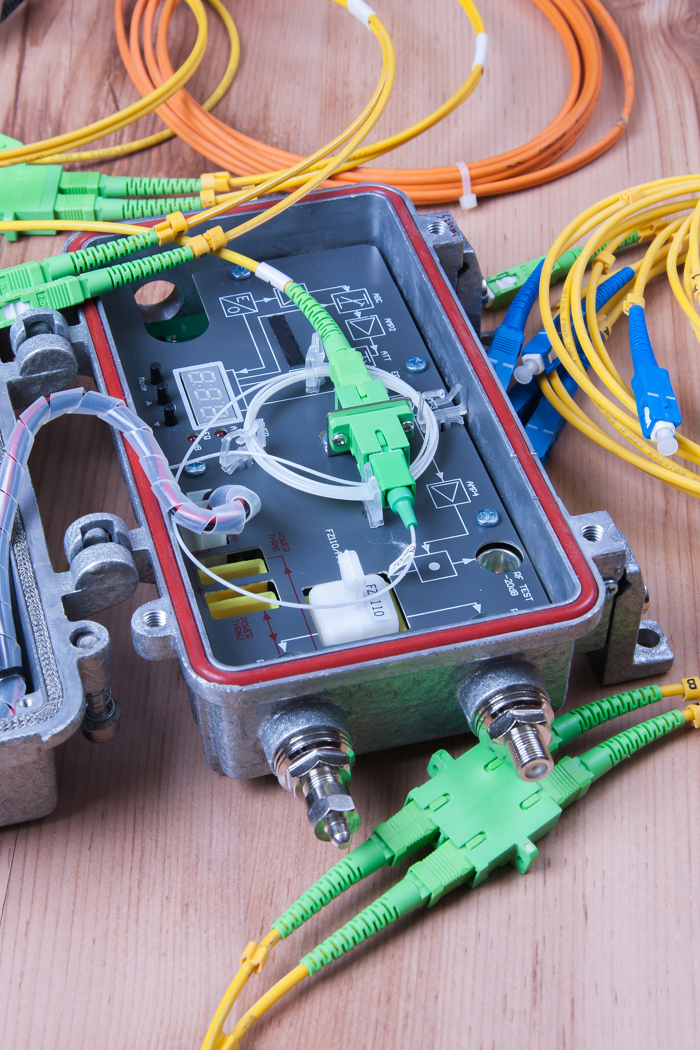 热熔接头与光纤的连接