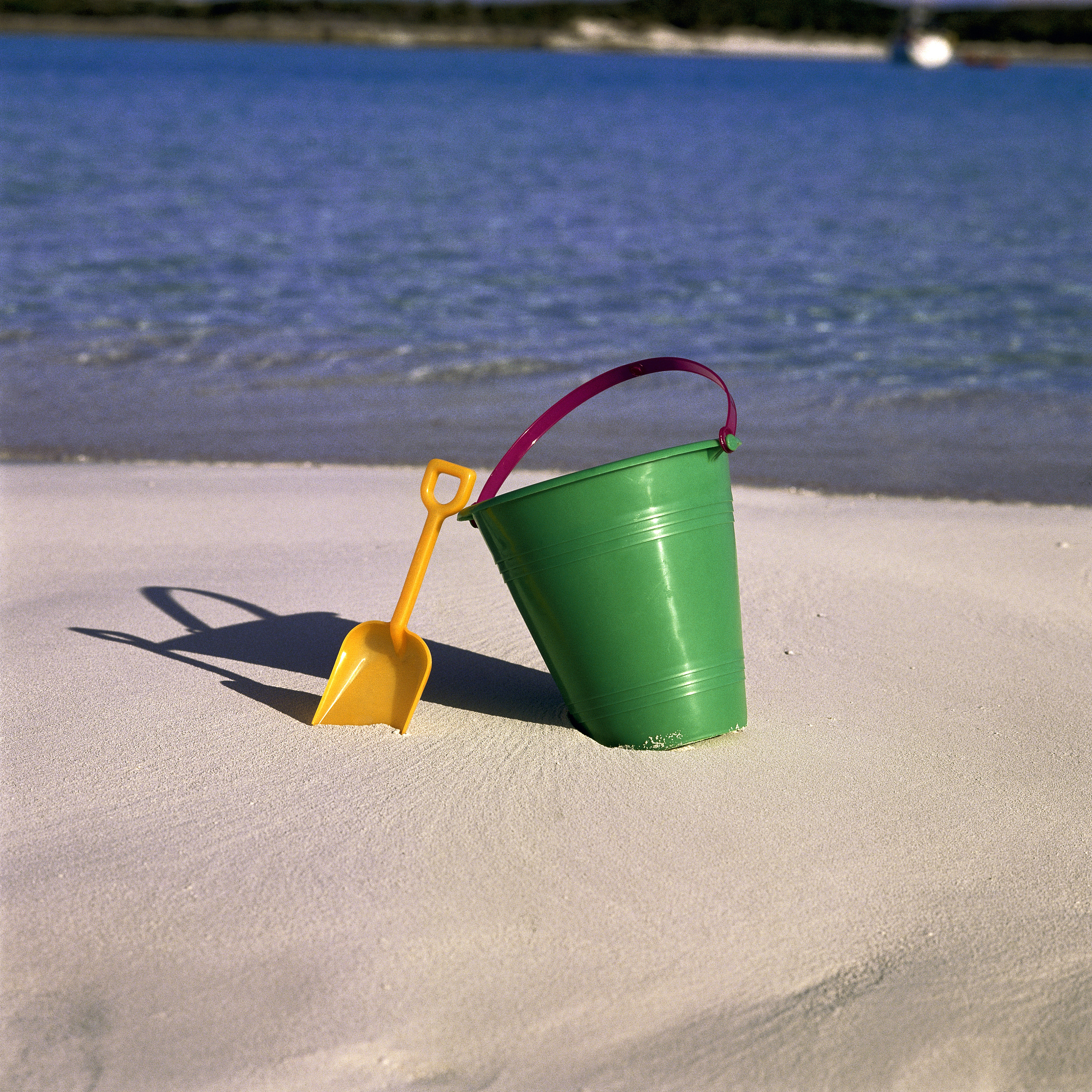 制作简易小水车：学习水力发电的趣味项目