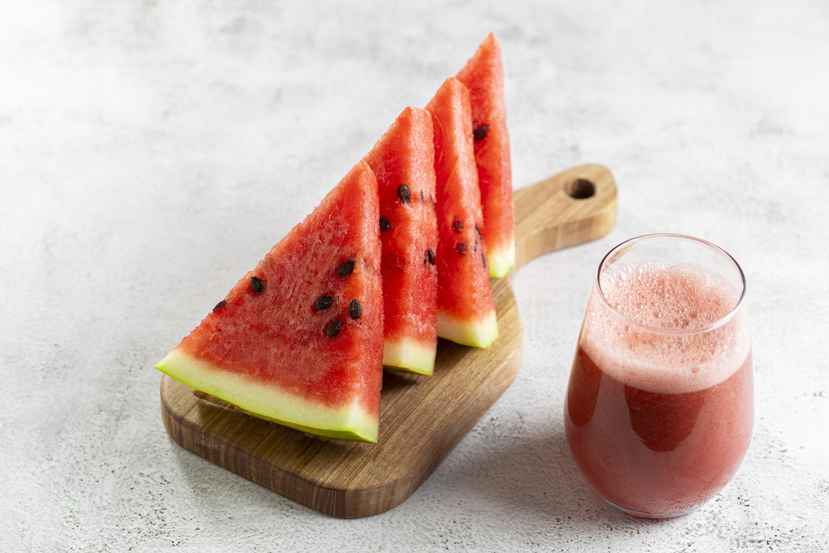 西瓜桃子可以一起吃吗早餐