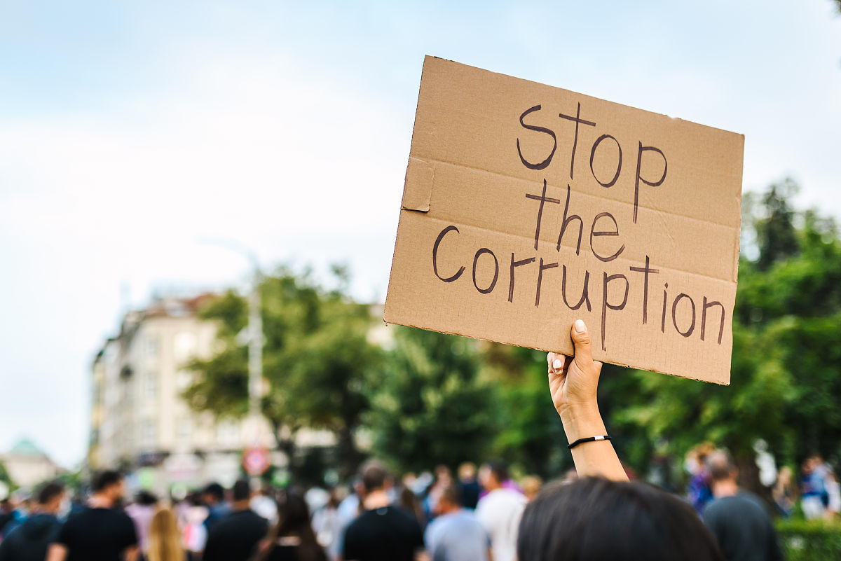 独裁统治：优缺点分析