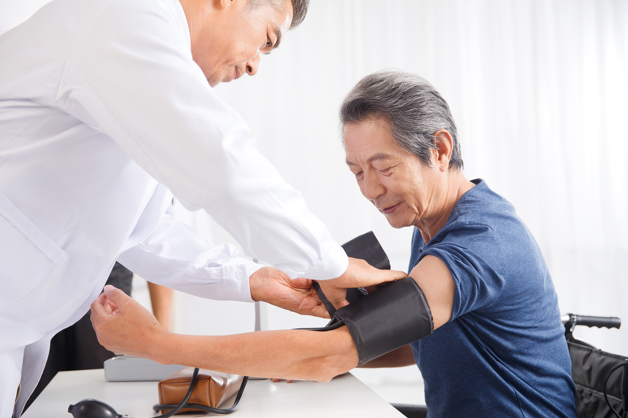 医学生职业生涯规划书：从临床实践到科研教育，为健康事业贡献力量