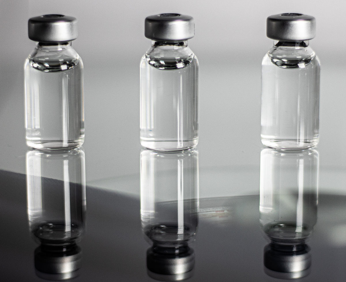 你作为一名净水器销售安装公司的业务经理请通过创业计划书编制一份营销计划书不少于二千字。