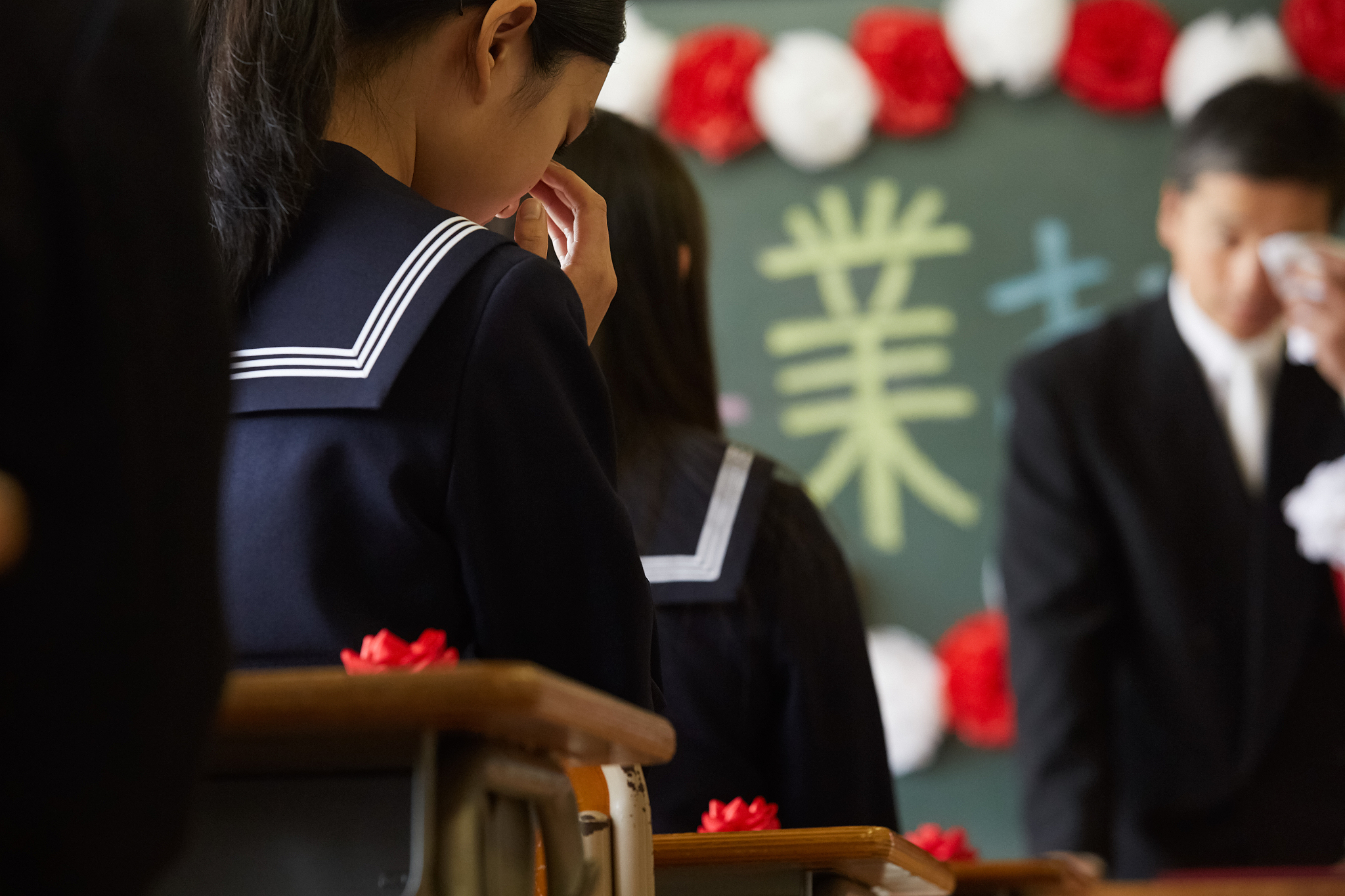 日本小学学生照片的黑暗和光明