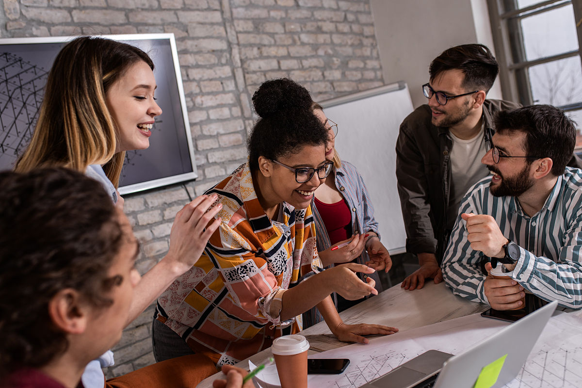 对自己所拍的英语微电影作业谈谈感受和不足我们拍的是关于青春的