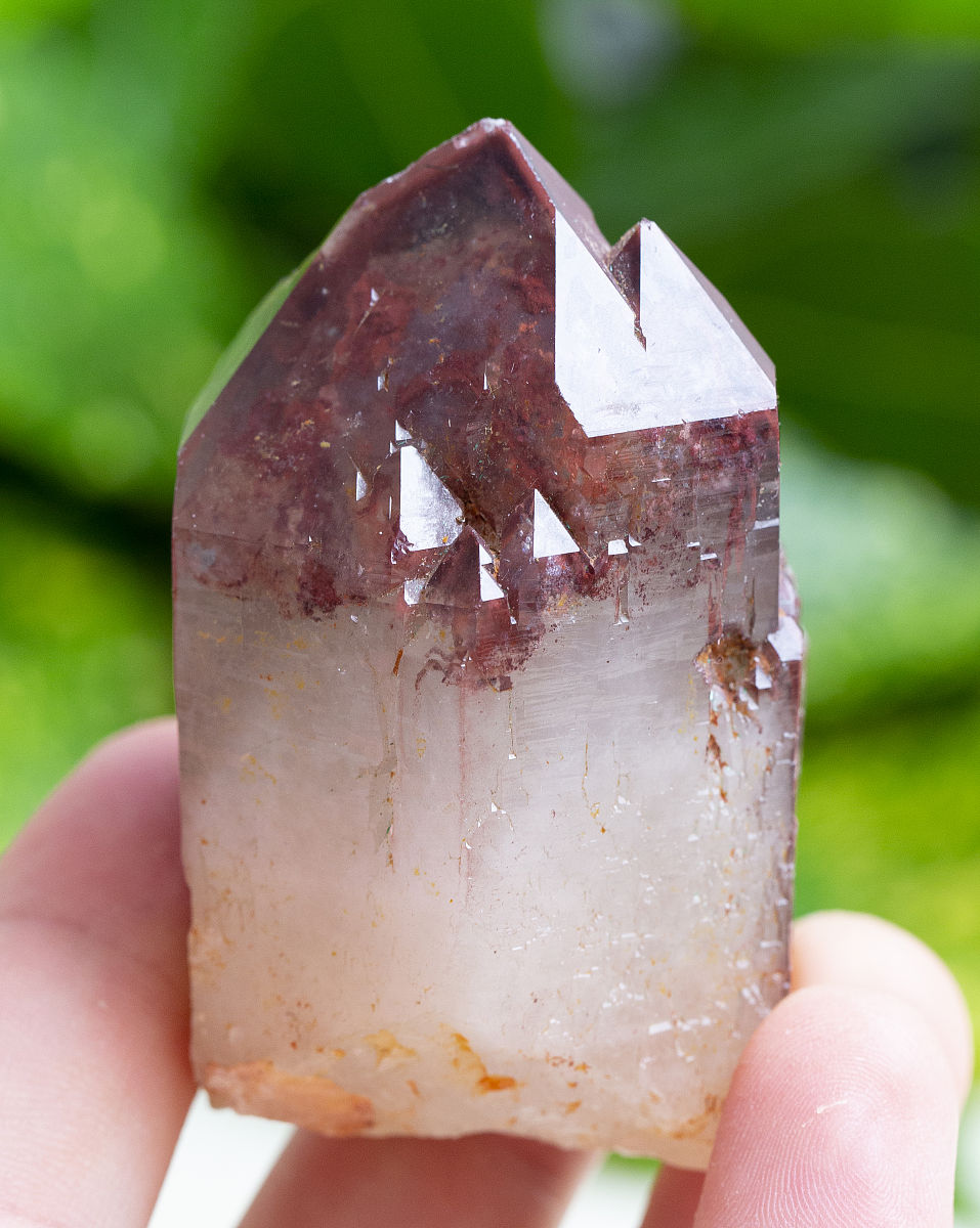 石英晶体正应力下的电荷产生